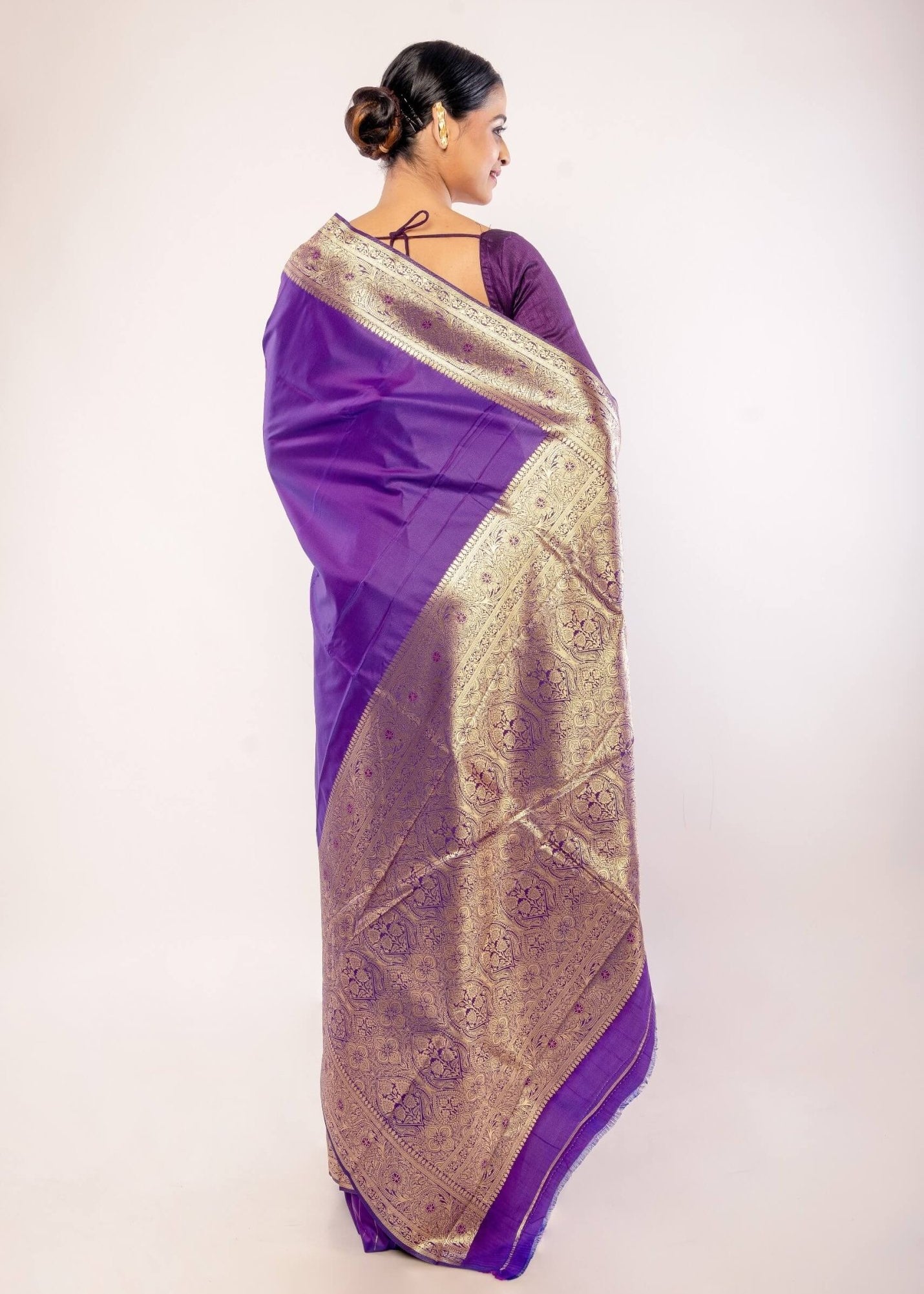 Purple Art silk Saree with Contrasting Gold Zari Border - Anvi Couture