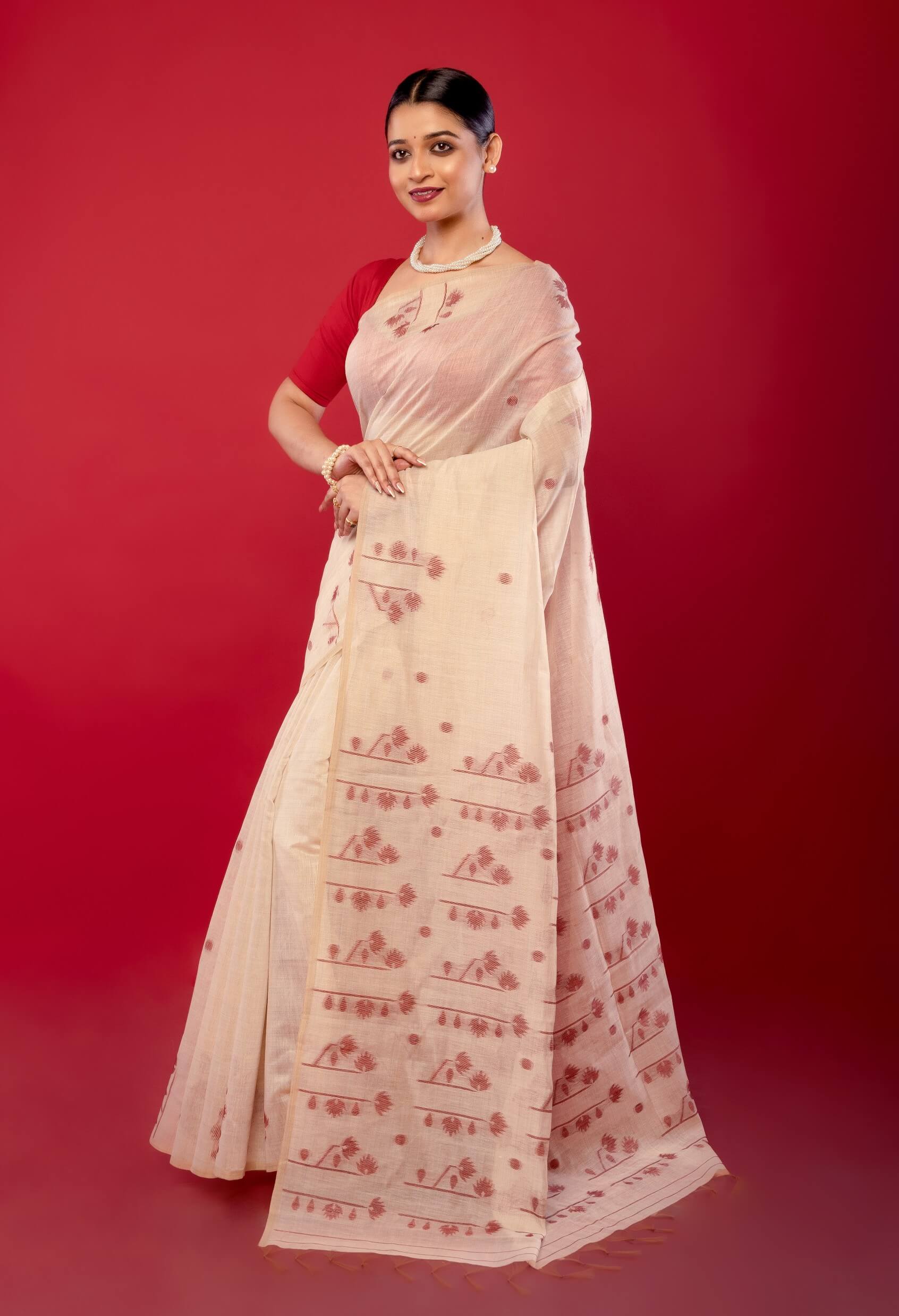 Red and White Handloom Dhakai Jamdani Cotton Saree - Anvi Couture