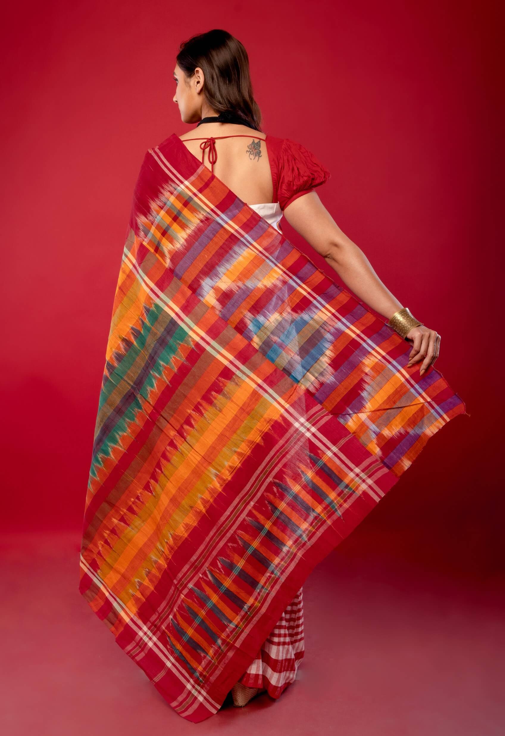 Red & White Soft Bengal Handwoven Gamcha Checked Saree - Anvi Couture
