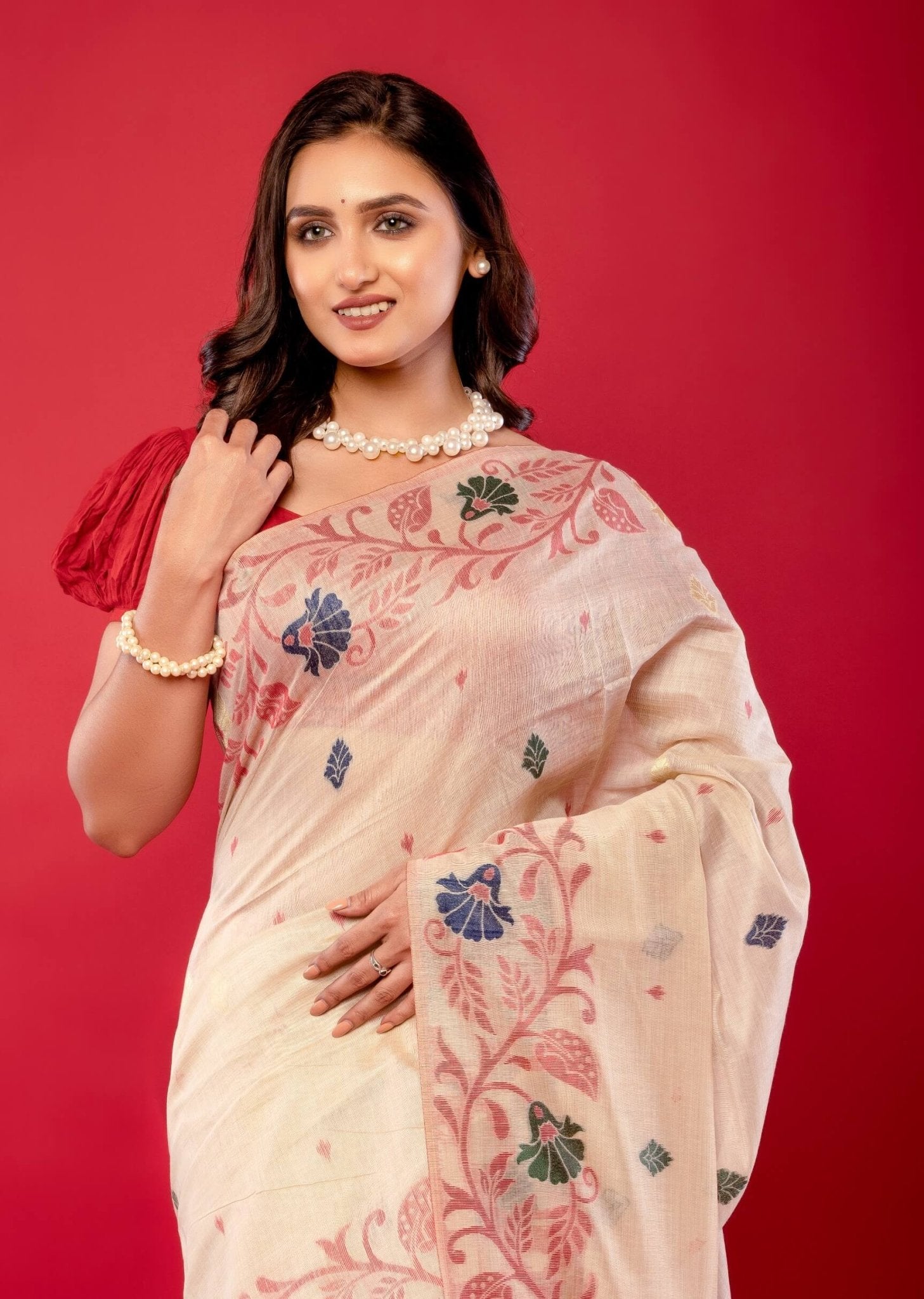 Off - White & Pink Handwoven Cotton Jamdani Saree - Anvi Couture
