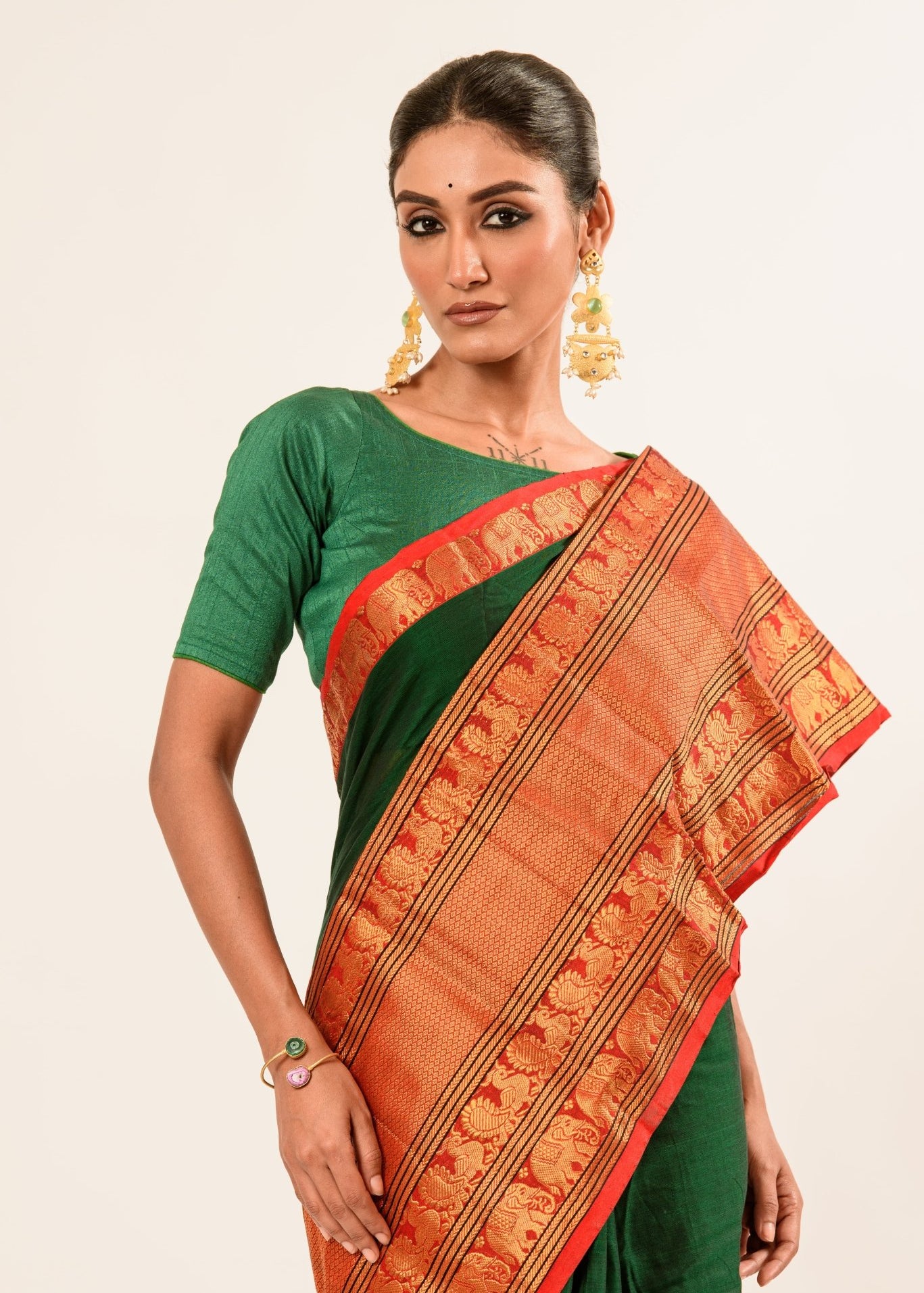 Dark green Pure Mangalgiri Handloom Cotton Silk Saree in Orange and Gold Border - Image 4