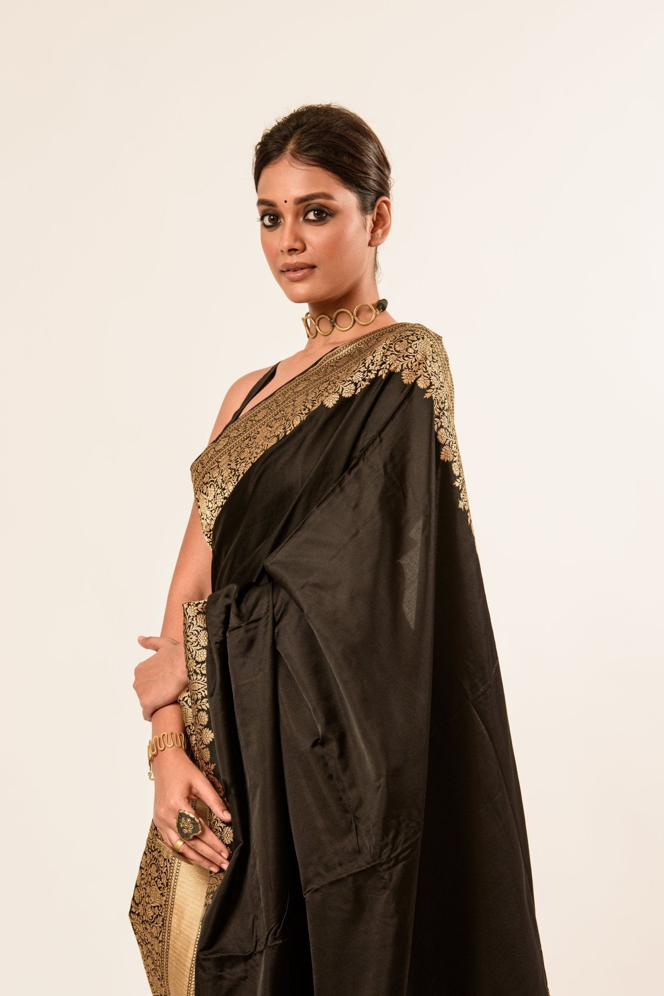 Gold Broad Border Katan Silk Handwoven Banarasi Saree - Image 2