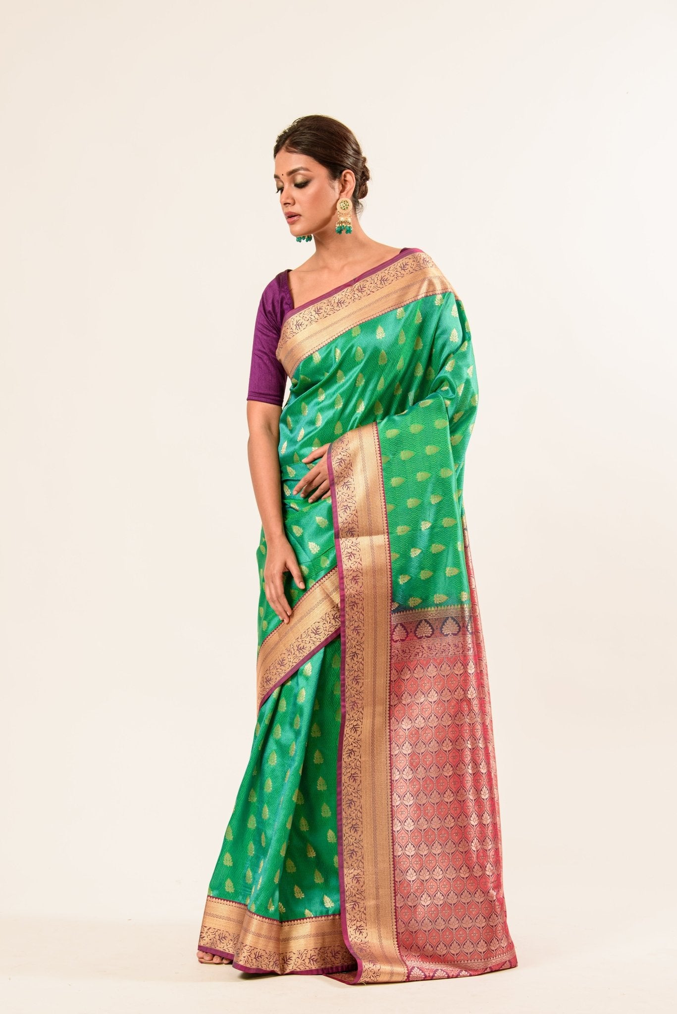 Classic Kanjivaram Silk Saree With Floral Design - Image 2