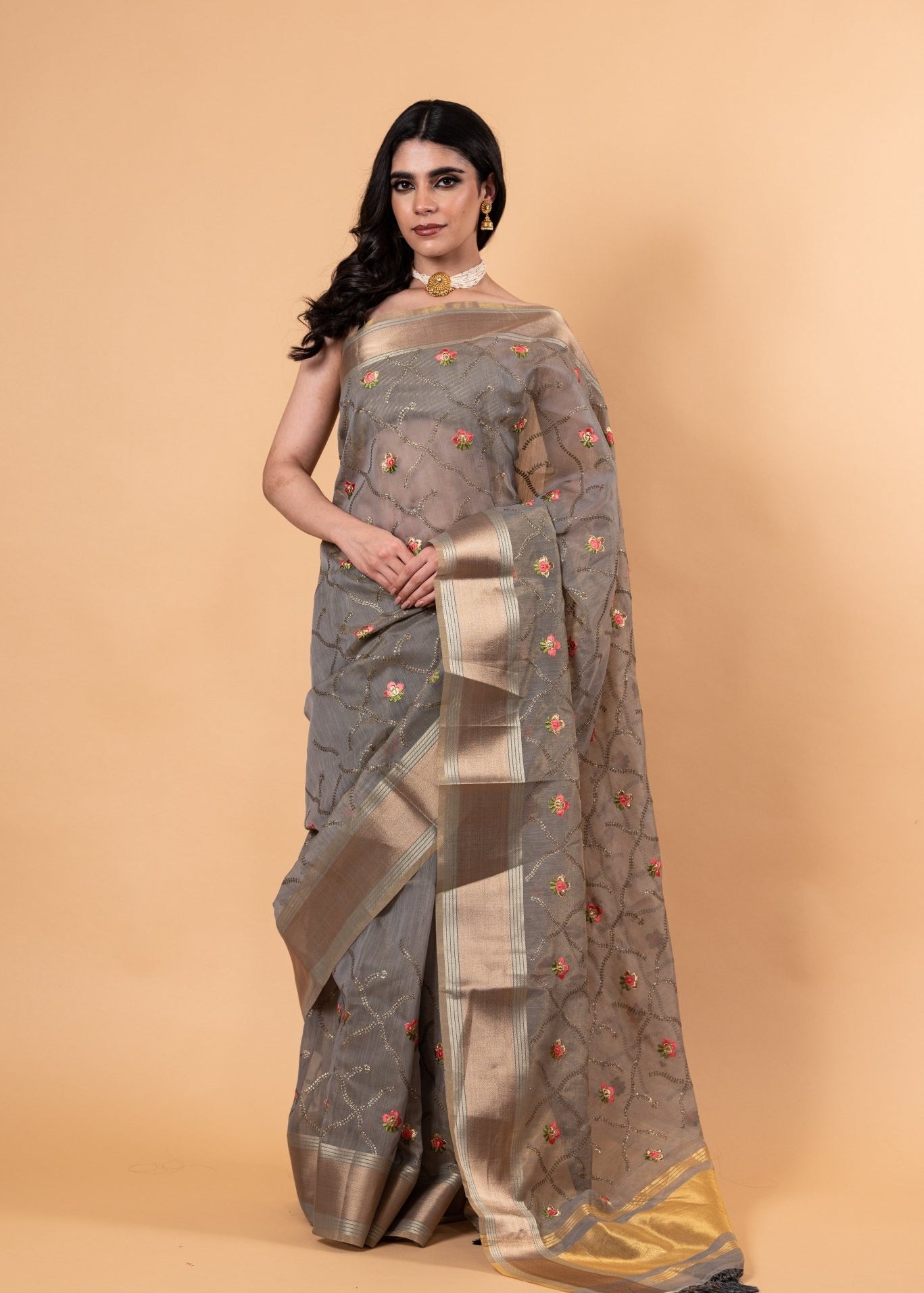 Grey saree in Zari Kota silk with Hand woven floral Jaal work - Image 1