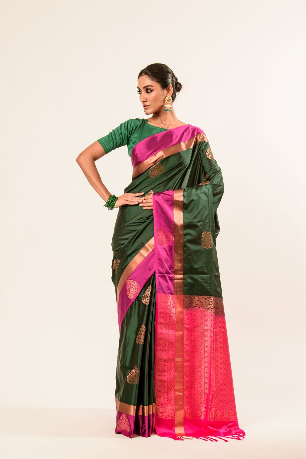 Castleton Green Pure Kanjivaram Silk Saree with Pink and Gold Border - Image 2