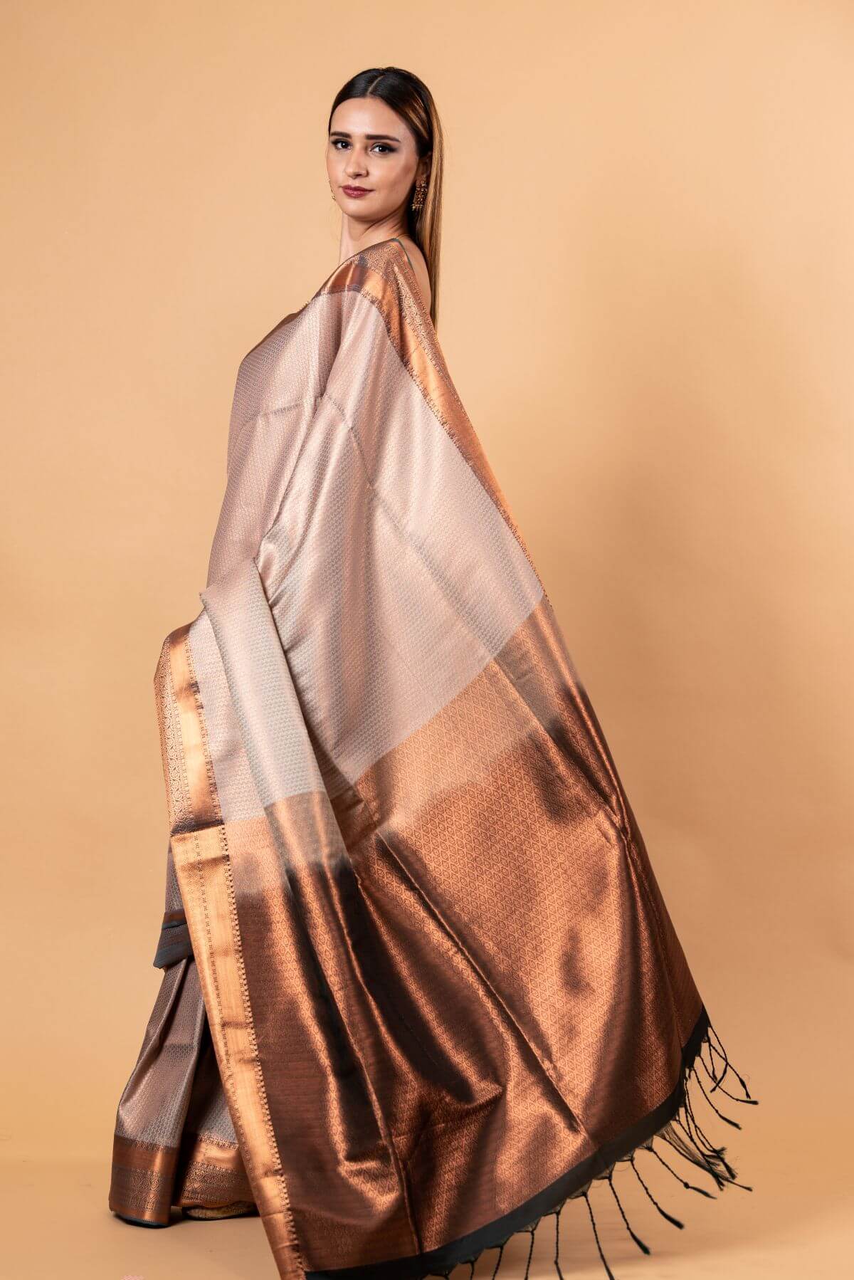 Gray Handwoven Gadwal Pure Silk Saree with Contrasting Copper Zari Border - Anvi Couture