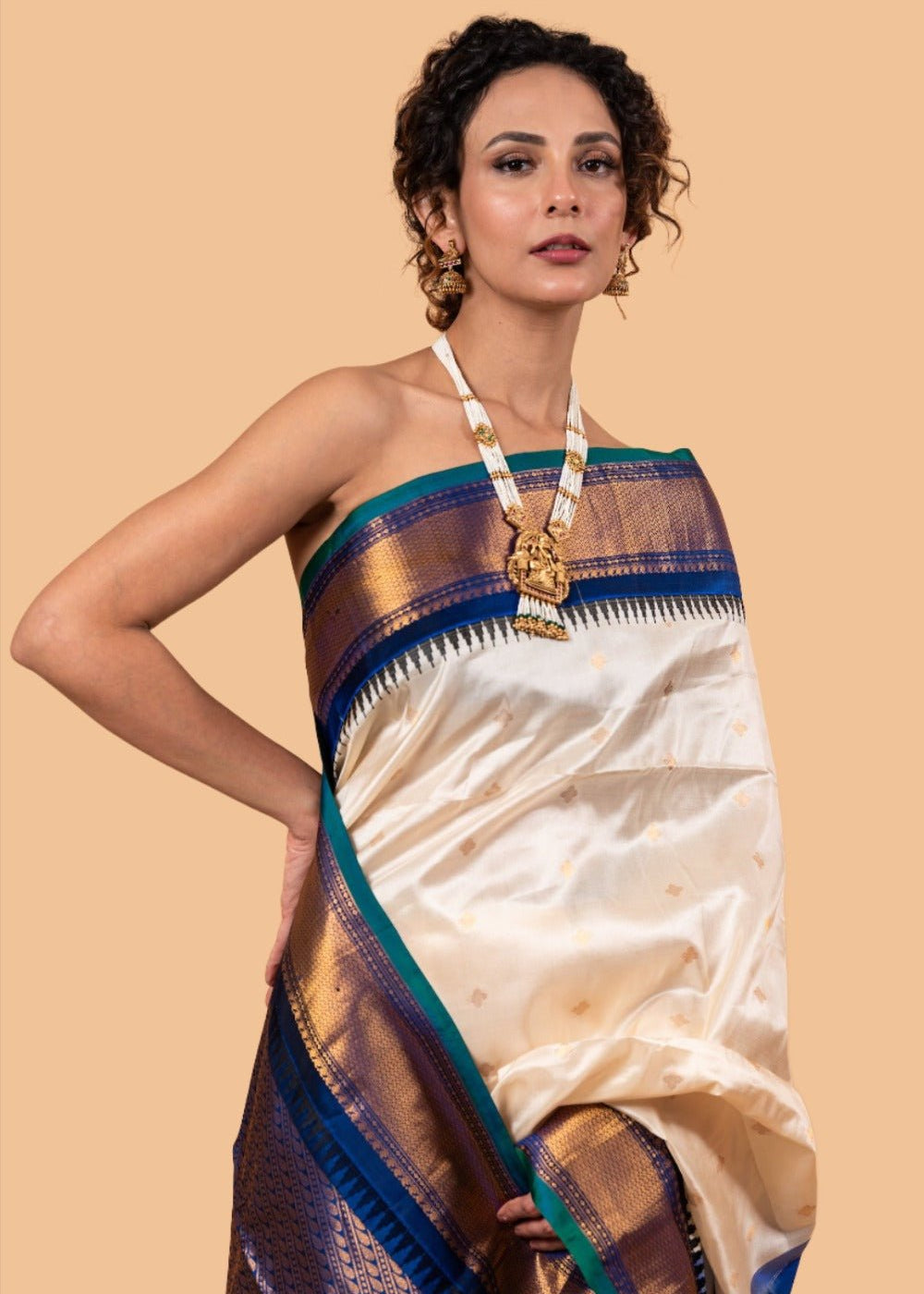 Pearl White Gadwal Silk Saree with Floral Motifs - Anvi Couture - Image 3