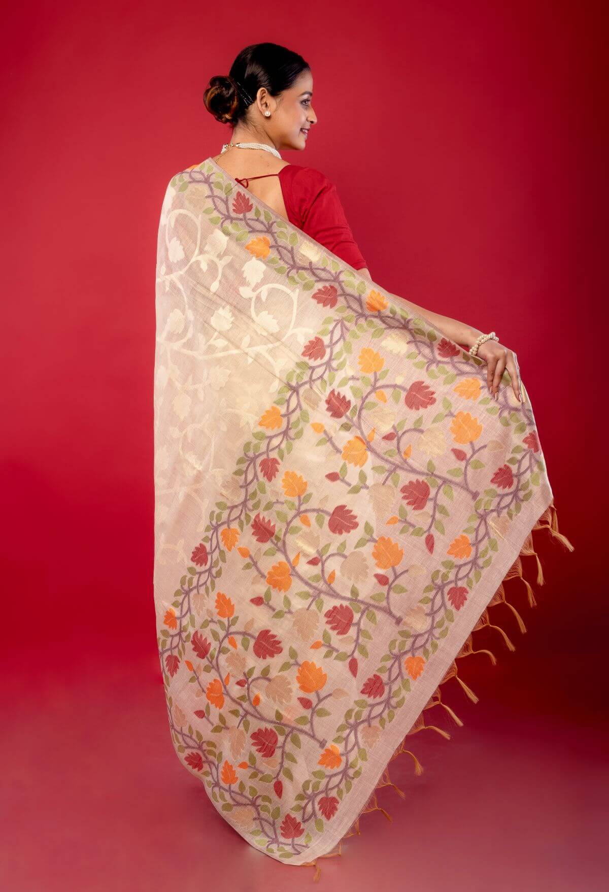 Off White Red Pure Jamdani Saree with All Over floral Motifs - Anvi Couture