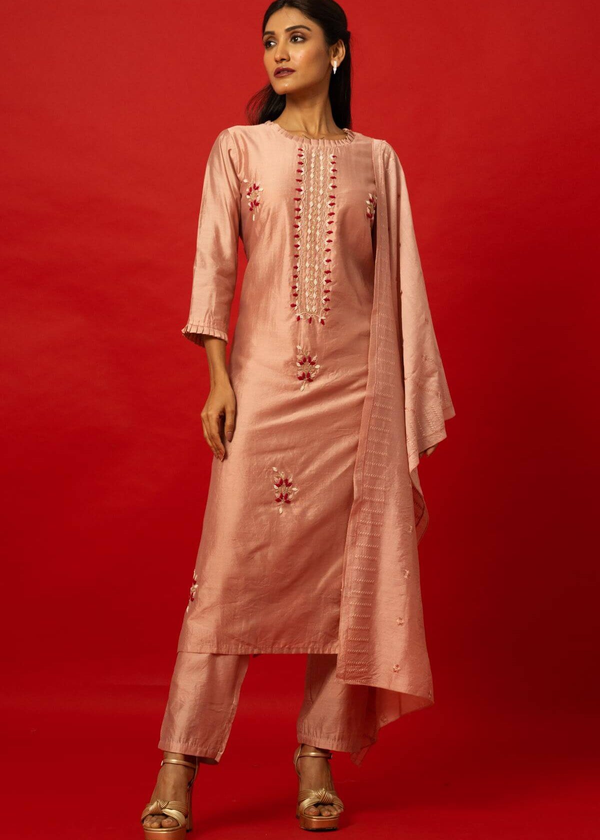 Elegant Light Pink Straight Kurta Set with Floral Embroidery in Silk