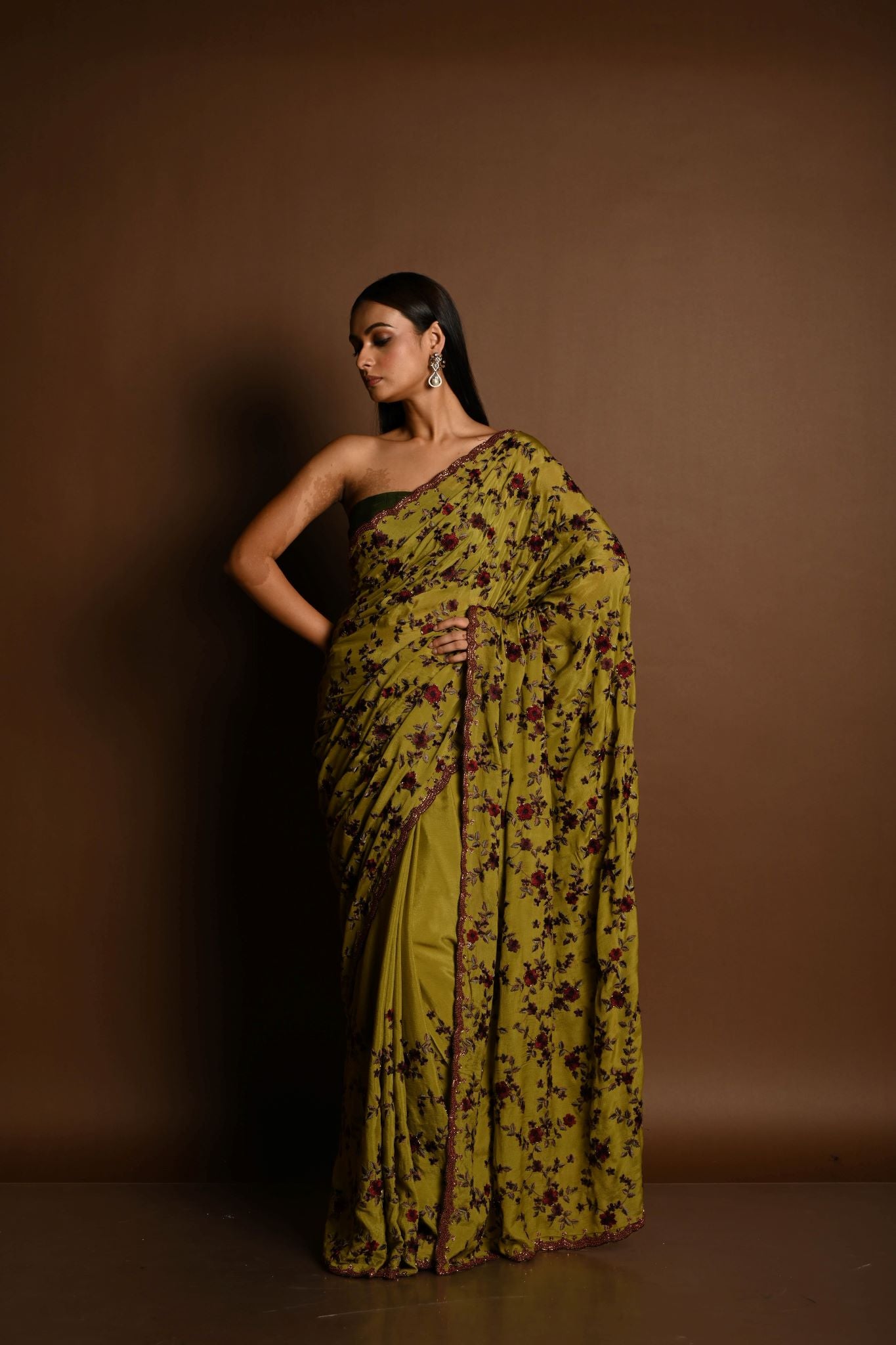 Olive Green Thread Work Cutdana Scalloped Border Pure Georgette Saree - Image 2