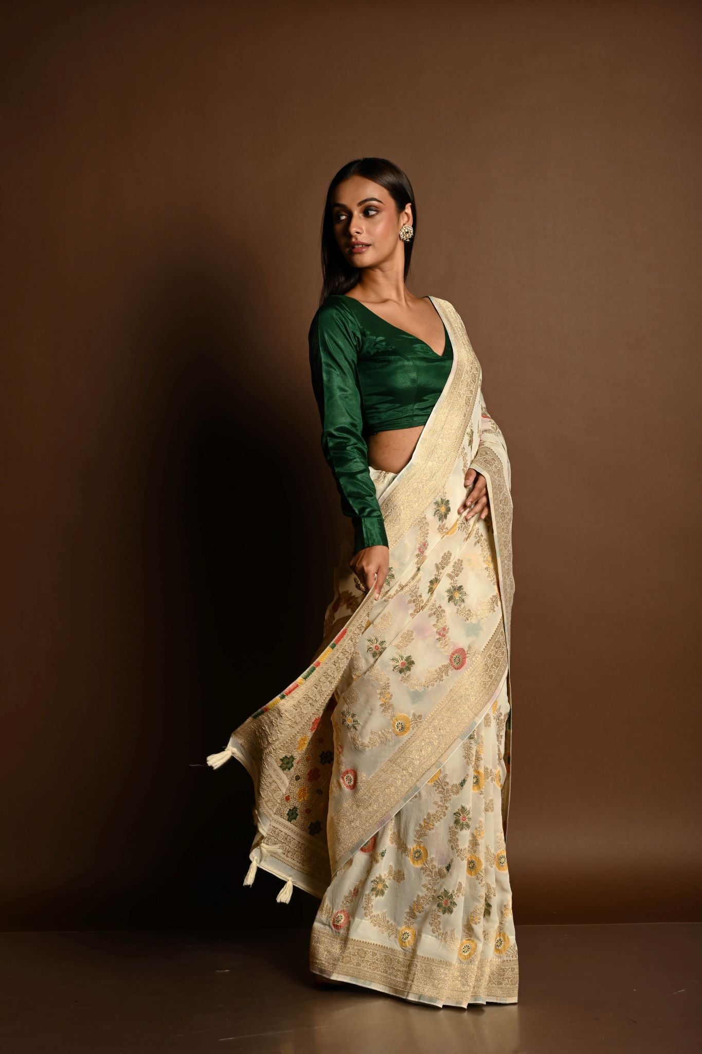 Elegant White Satin Silk Banarasi Saree with Meenakari Work - Image 3