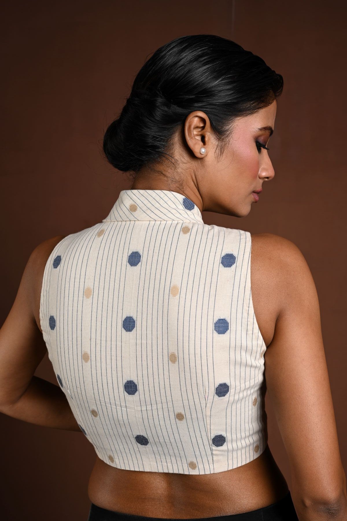 White Collar Blouse with V Neckline and Front Closure - Anvi Couture
