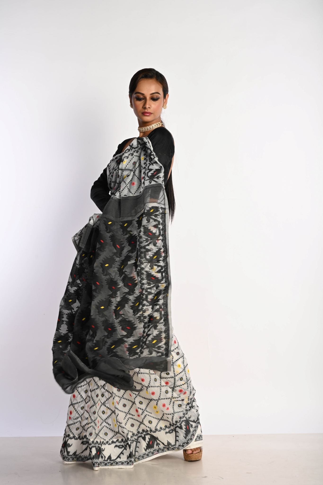 Black and White Dhakhai Jamndani