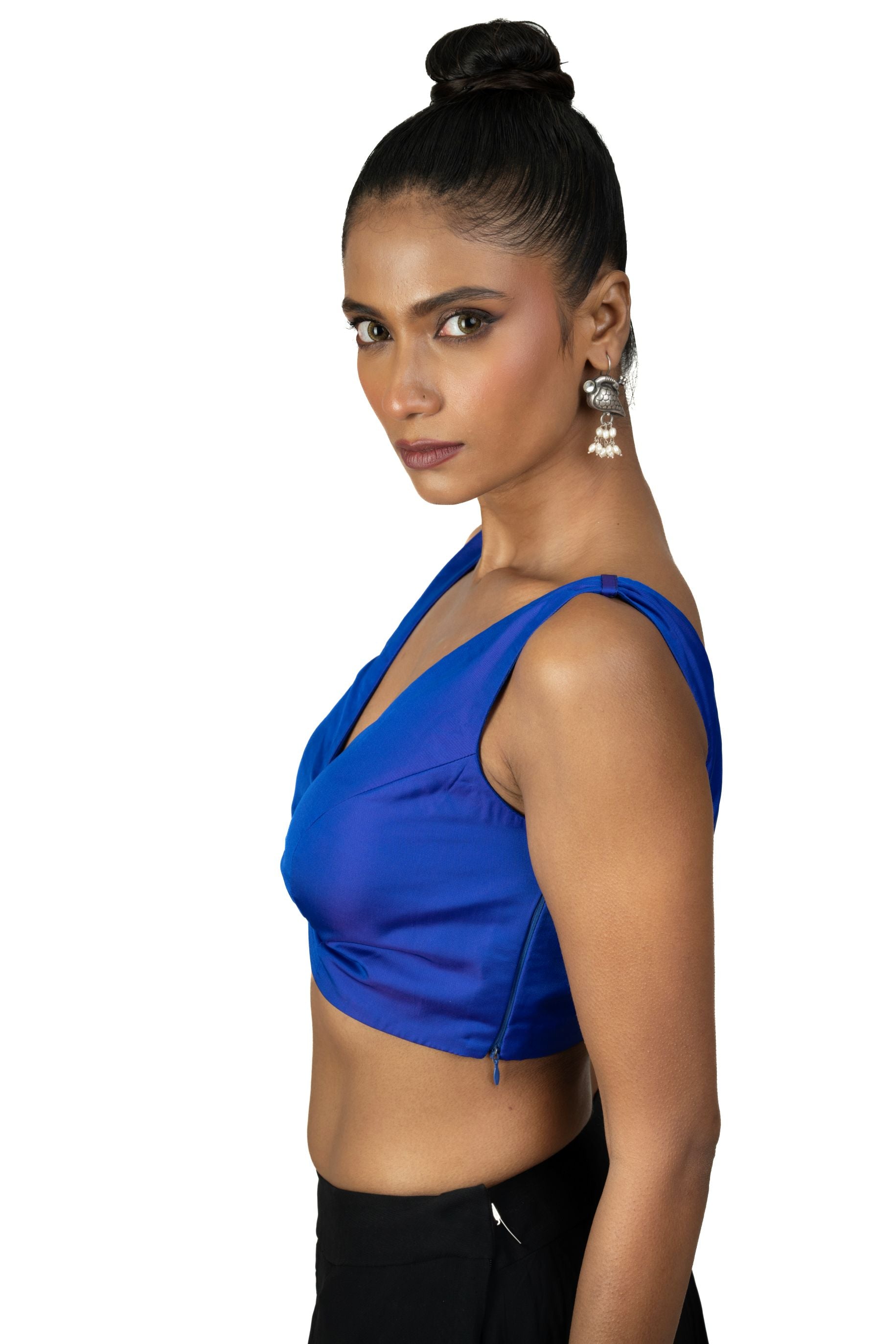 Blue Deep V neckline Sleeveless Saree Blouse - image 3