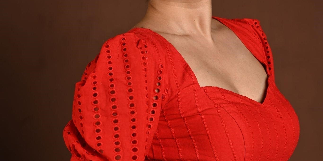 Best Puff Sleeve Blouse Styles to Pair with Jamdani Sarees for Durga Puja - Anvi Couture