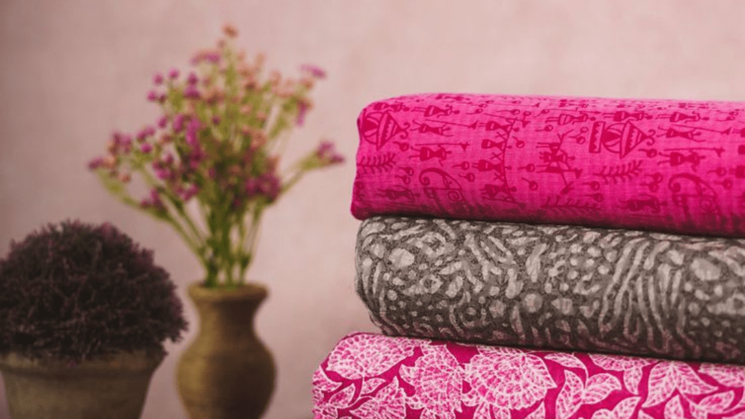 How to Store Sarees to Get Rid of Bad Smell - Anvi Couture