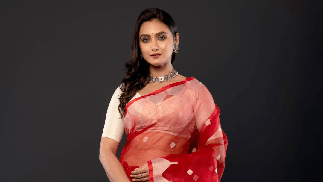 What to Wear on Bijaya Dashami: Red and White Saree Ideas for 2025 - Anvi Couture
