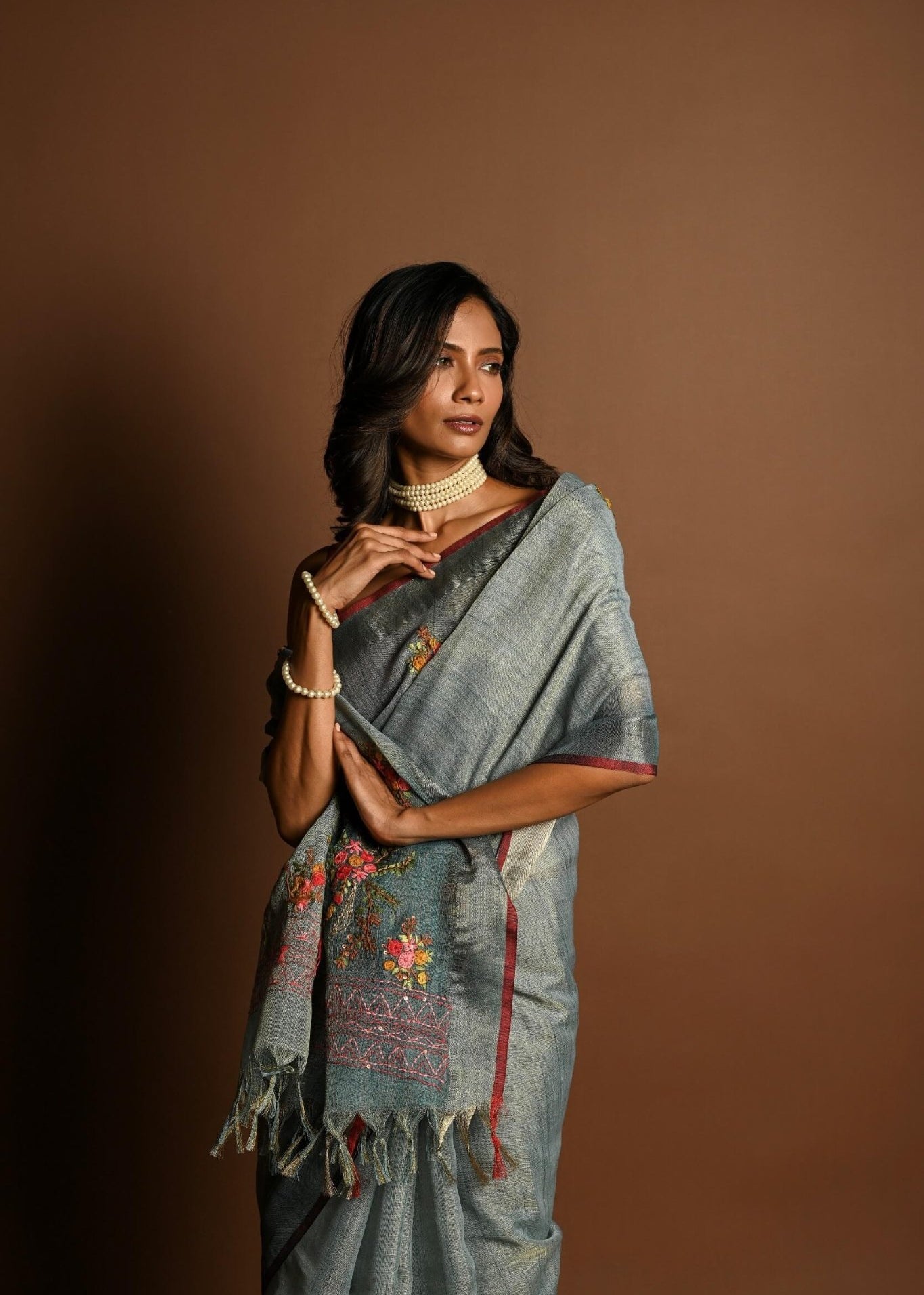 Grey Pure Linen Saree with Floral Resham Thread Embroidery Work - Anvi Couture
