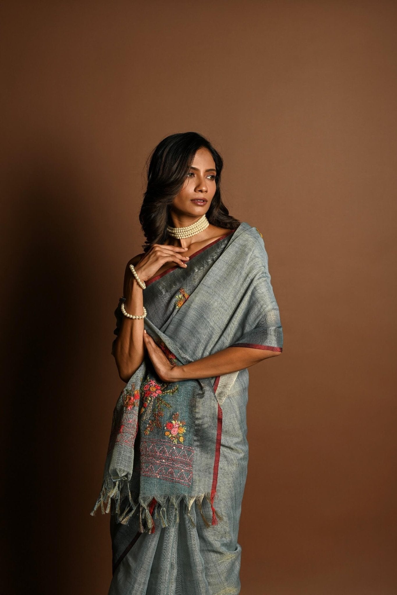 Grey Pure Linen Saree with Floral Resham Thread Embroidery Work - Anvi Couture
