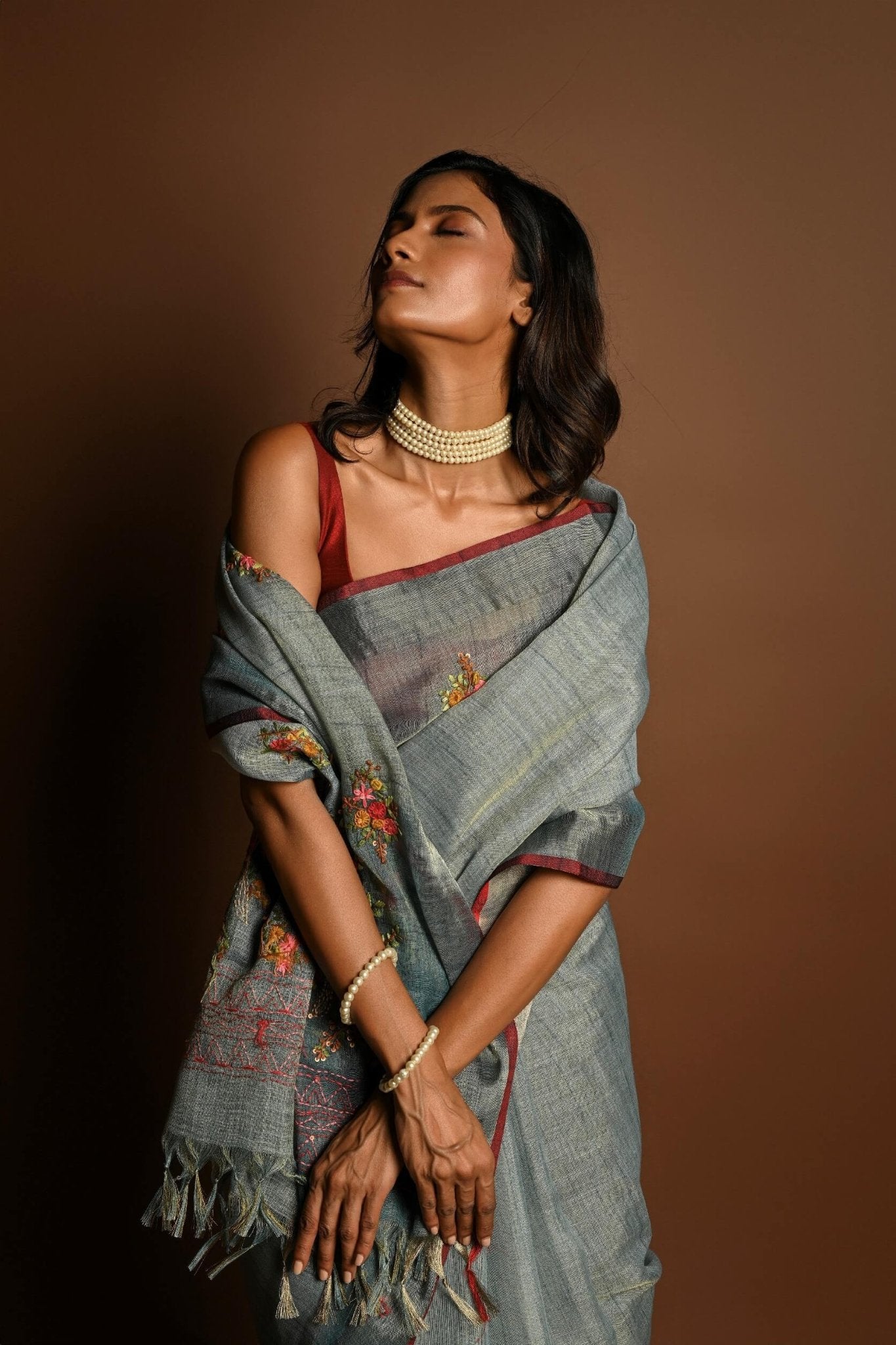 Grey Pure Linen Saree with Floral Resham Thread Embroidery Work - Anvi Couture