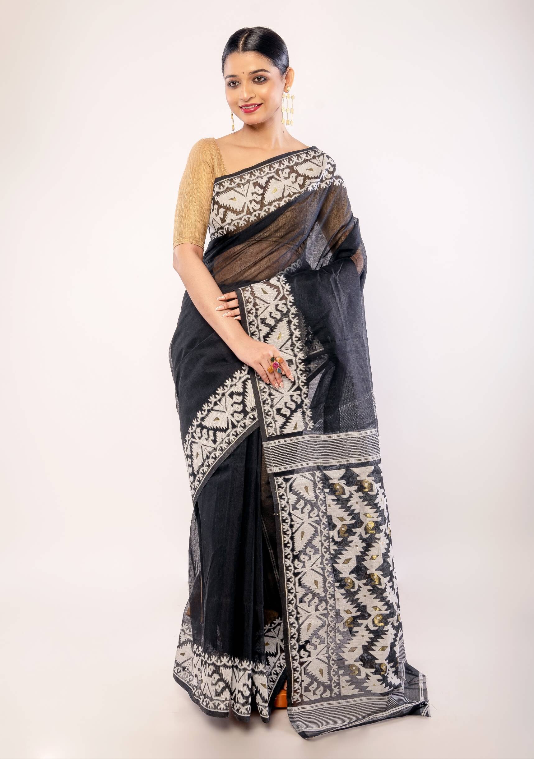 Black and White Pure Cotton Dhakai Jamdani Saree - Anvi Couture