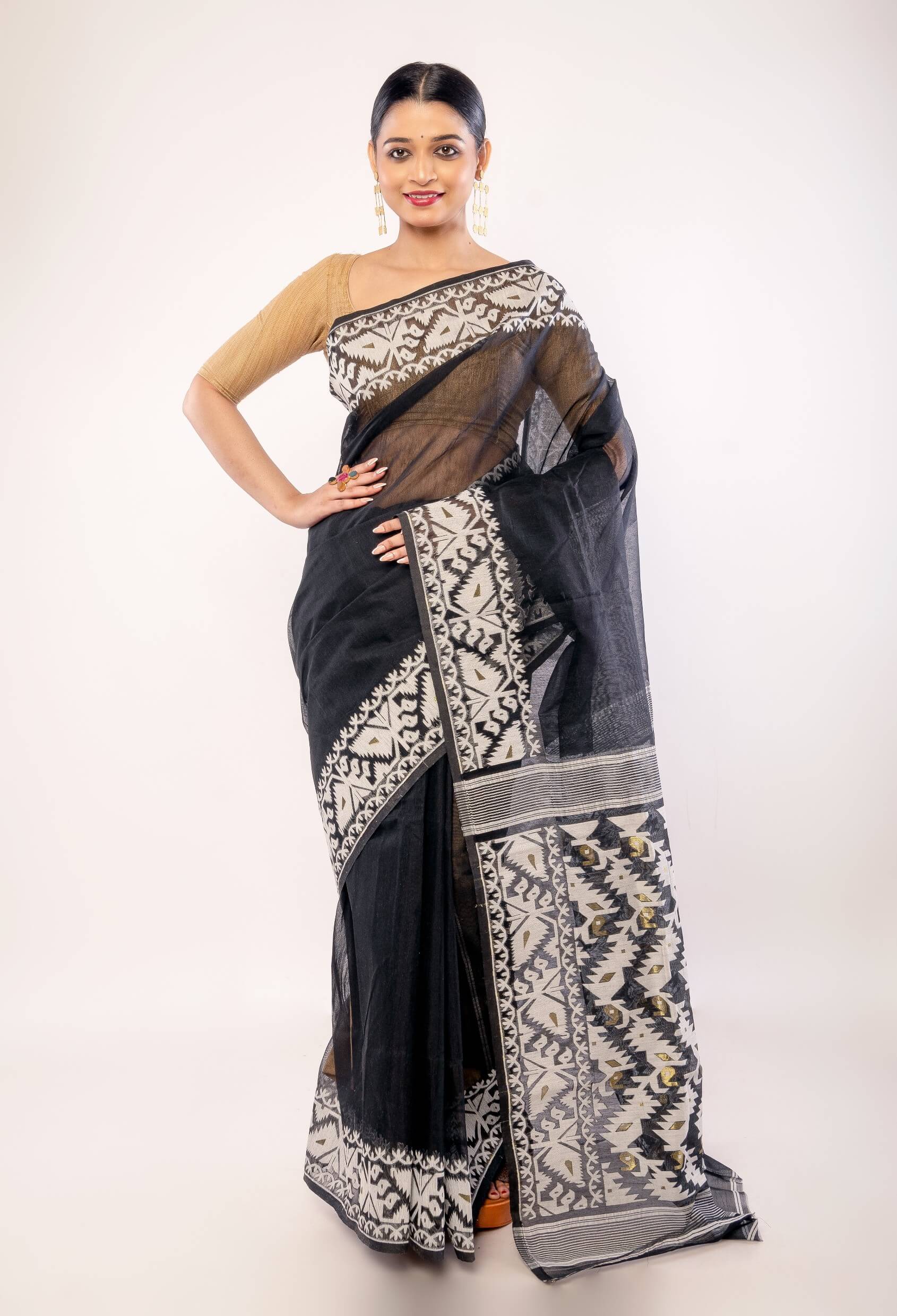 Black and White Pure Cotton Dhakai Jamdani Saree - Anvi Couture