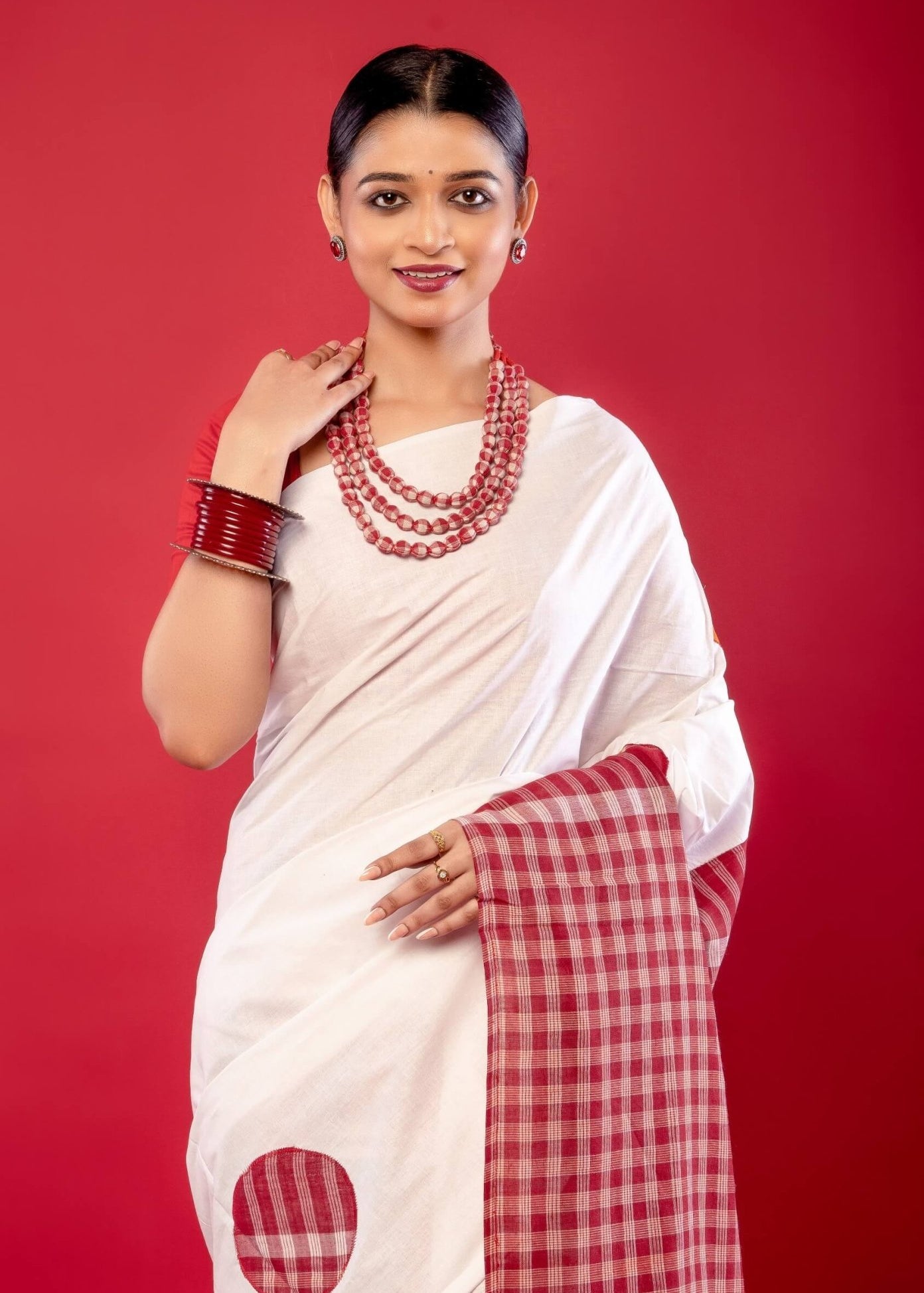 White Cotton Saree with Contrasting Gamcha Print Pallu - Anvi Couture