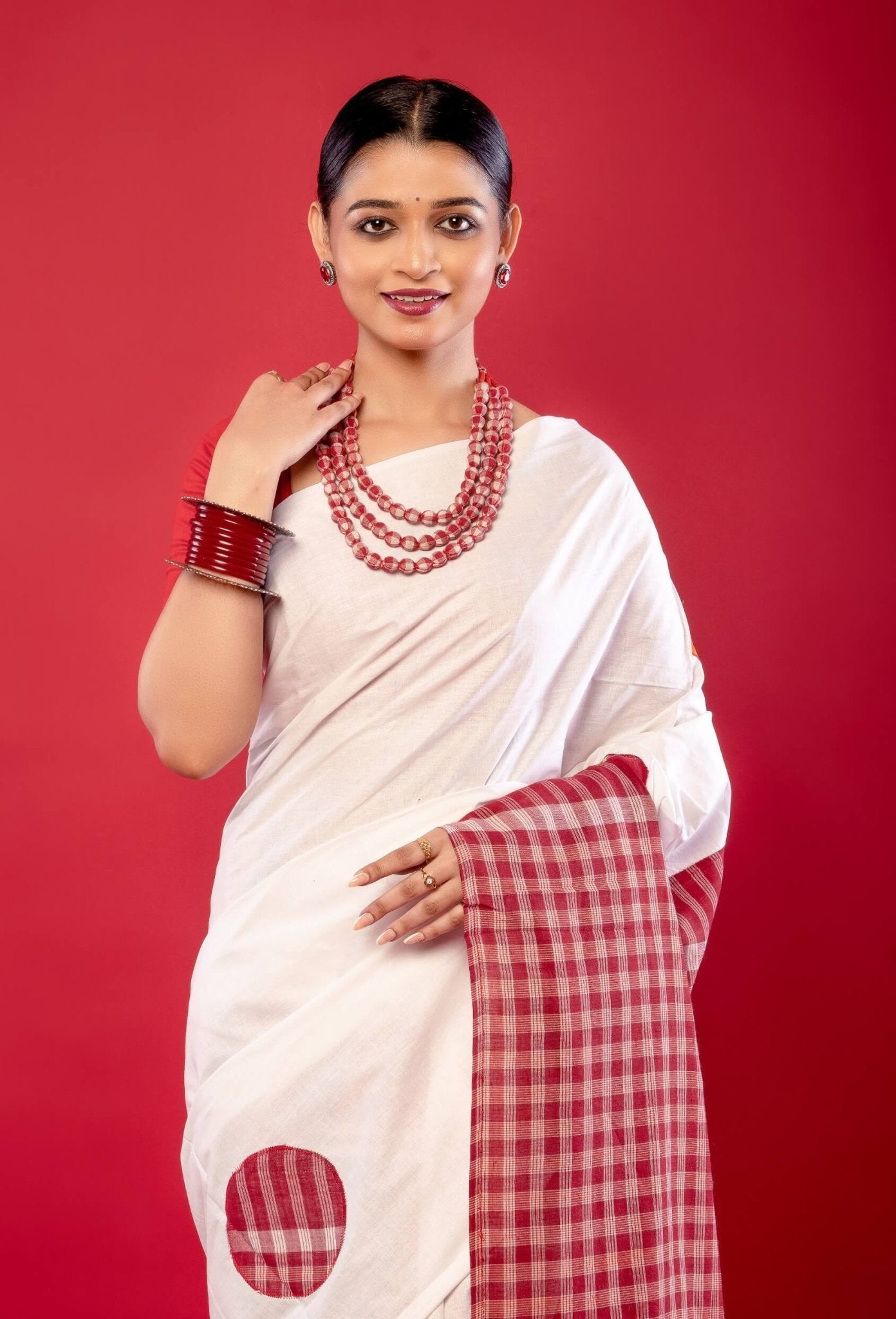 White Cotton Saree with Contrasting Gamcha Print Pallu - Anvi Couture