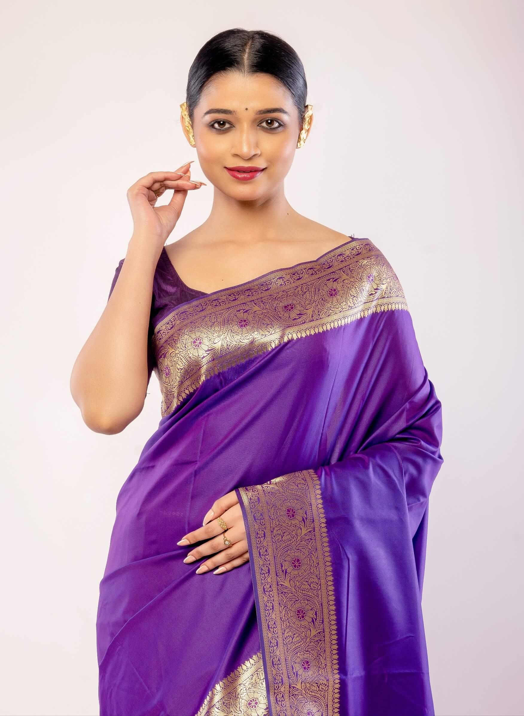 Purple Art silk Saree with Contrasting Gold Zari Border - Anvi Couture