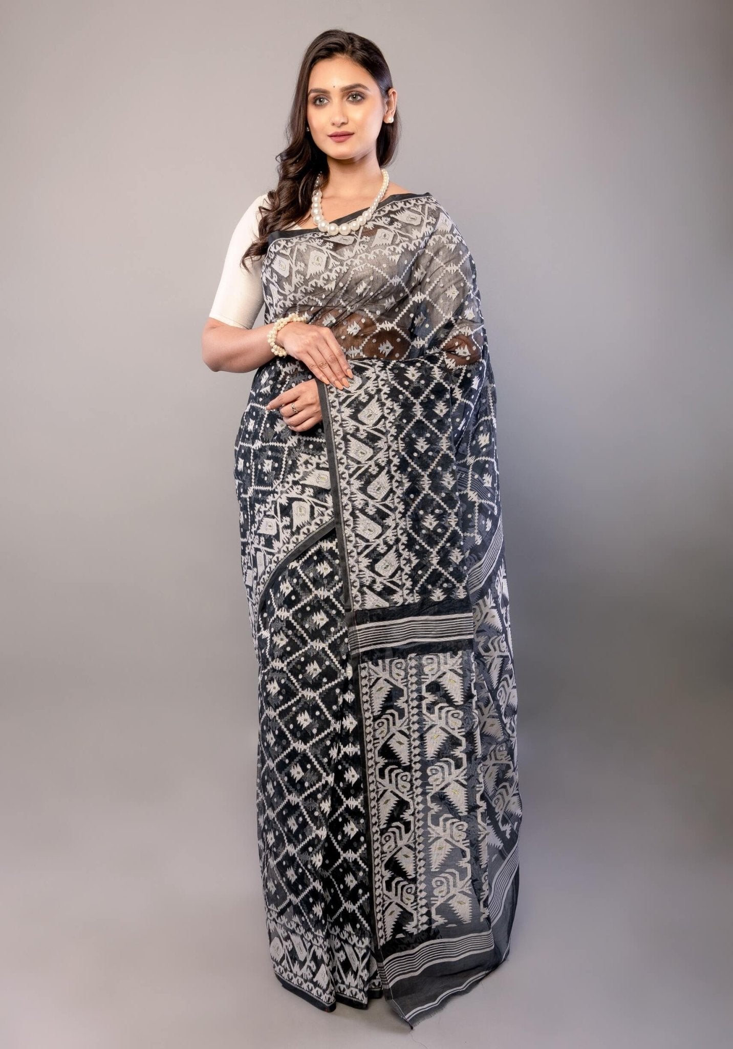 Black and White Dhakai Jamdani Saree - Anvi Couture