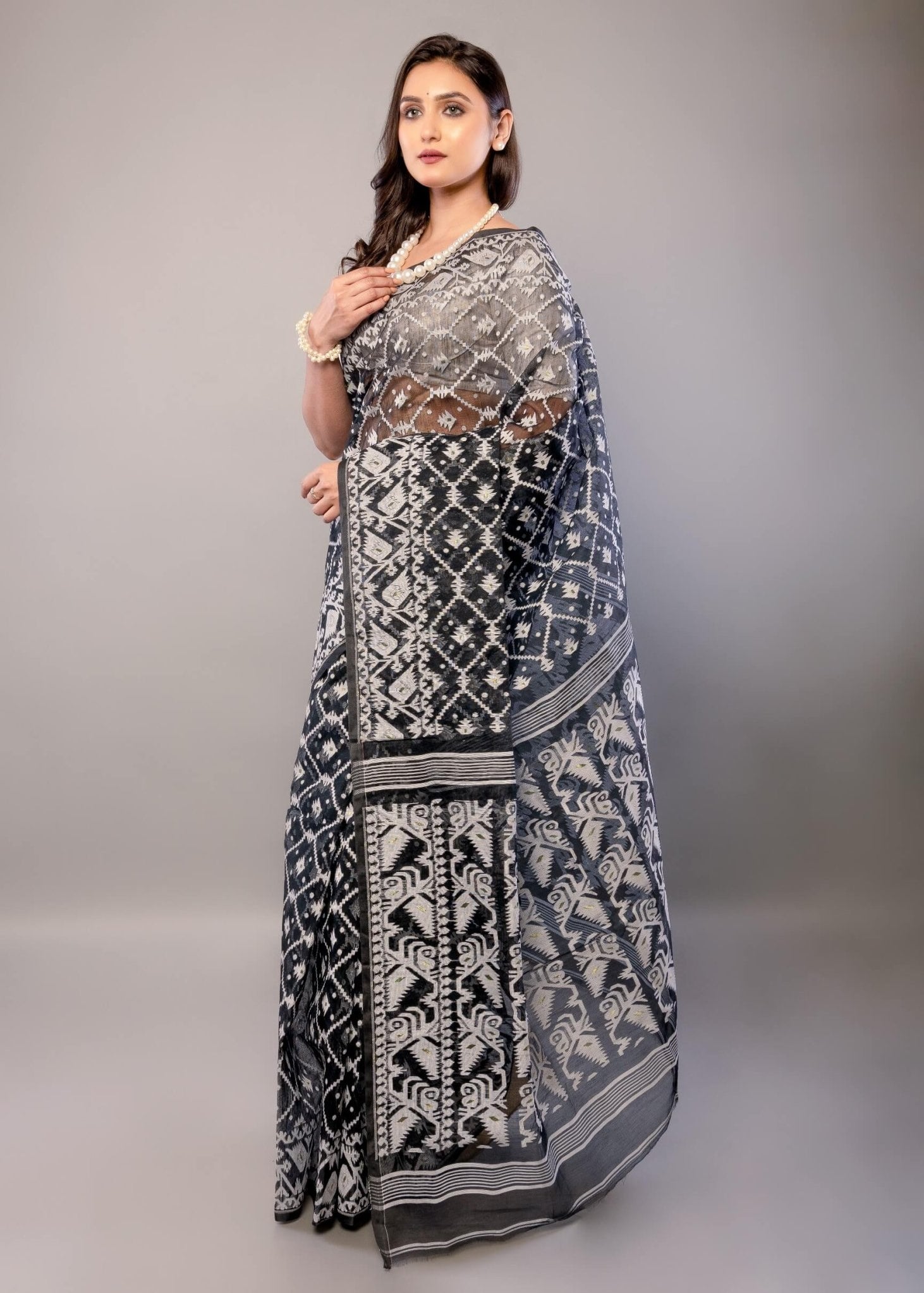 Black and White Dhakai Jamdani Saree - Anvi Couture