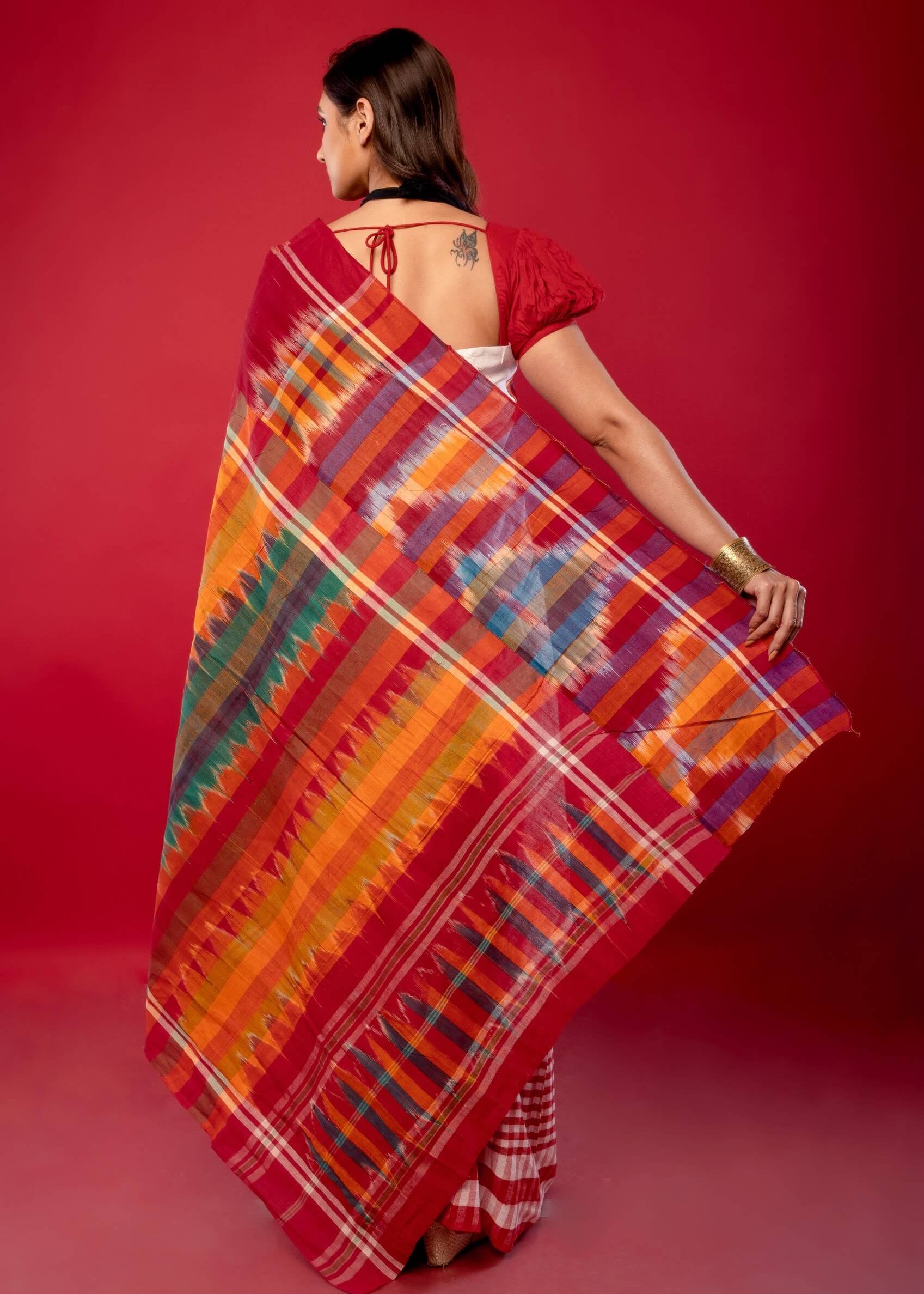 Red & White Soft Bengal Handwoven Gamcha Checked Saree - Anvi Couture