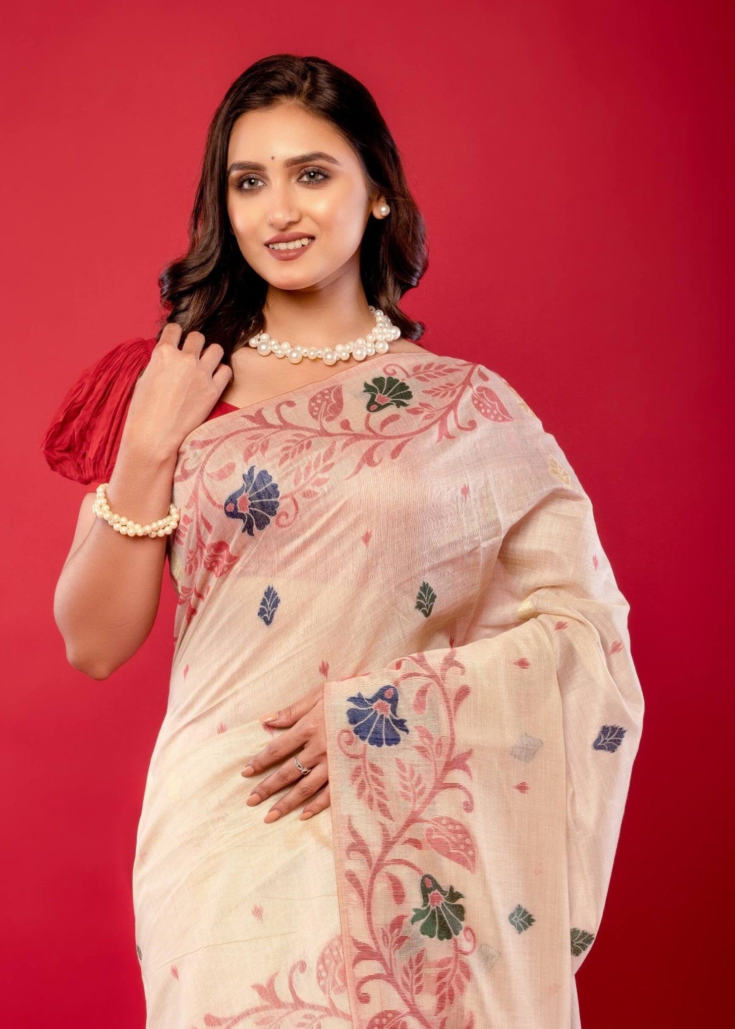 Off - White & Pink Handwoven Cotton Jamdani Saree - Anvi Couture