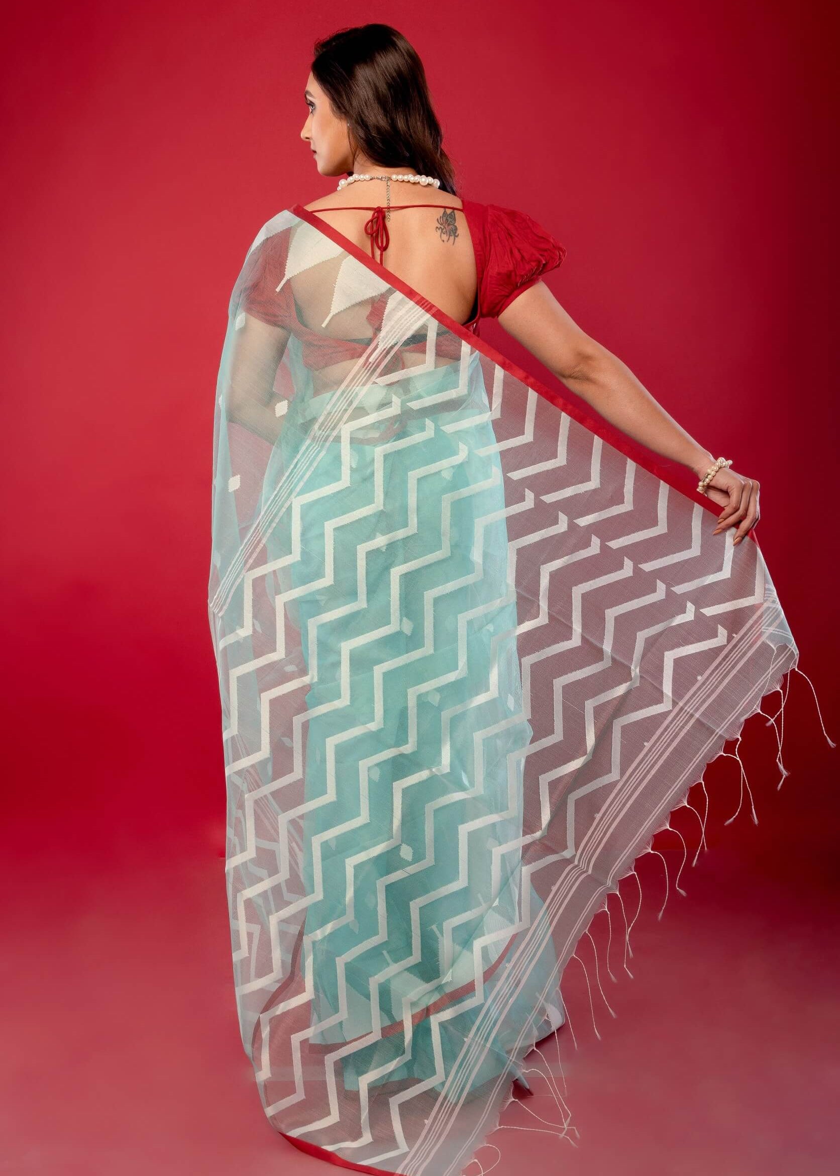 Blue & Red Handloom Muslin Silk Jamdani Saree - Elegant Handcrafted Sarees - Anvi Couture
