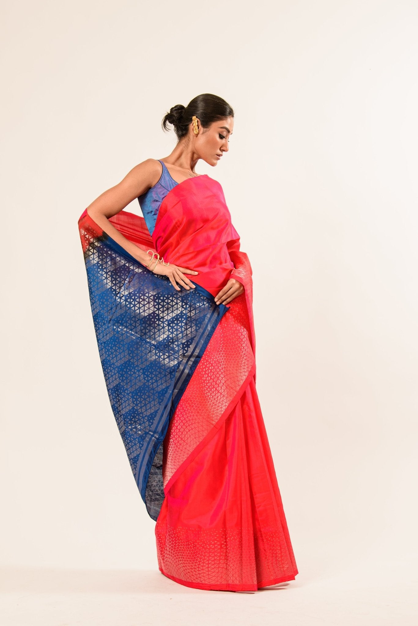 Fusia Pink and Blue Kanjivaram Silk Saree with Geometric Pattern Border - Image 3