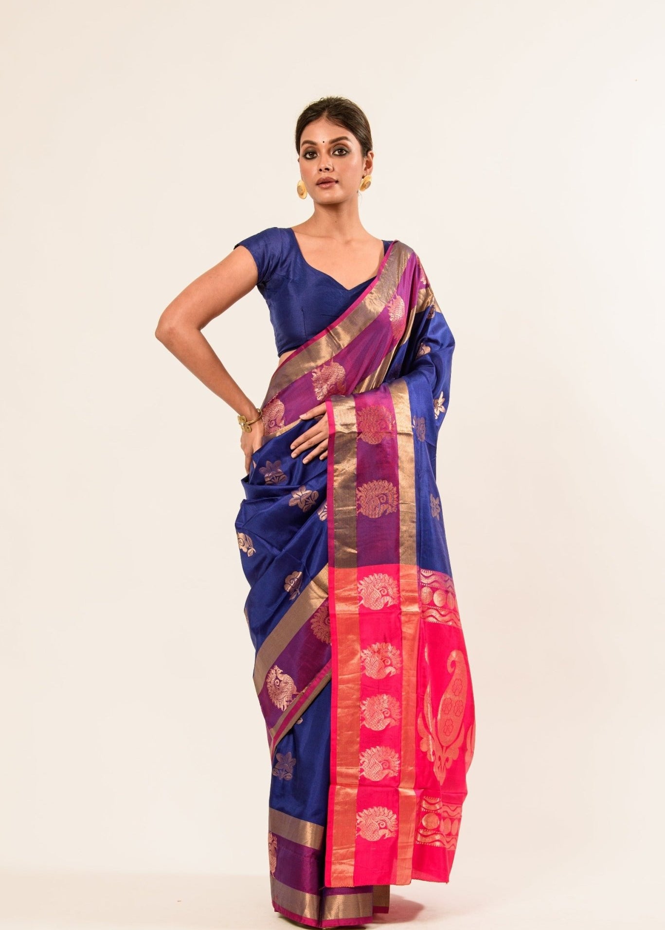 Midnight Blue Kanchipuram Silk Saree with Mayil Butas Weaving - Image 1