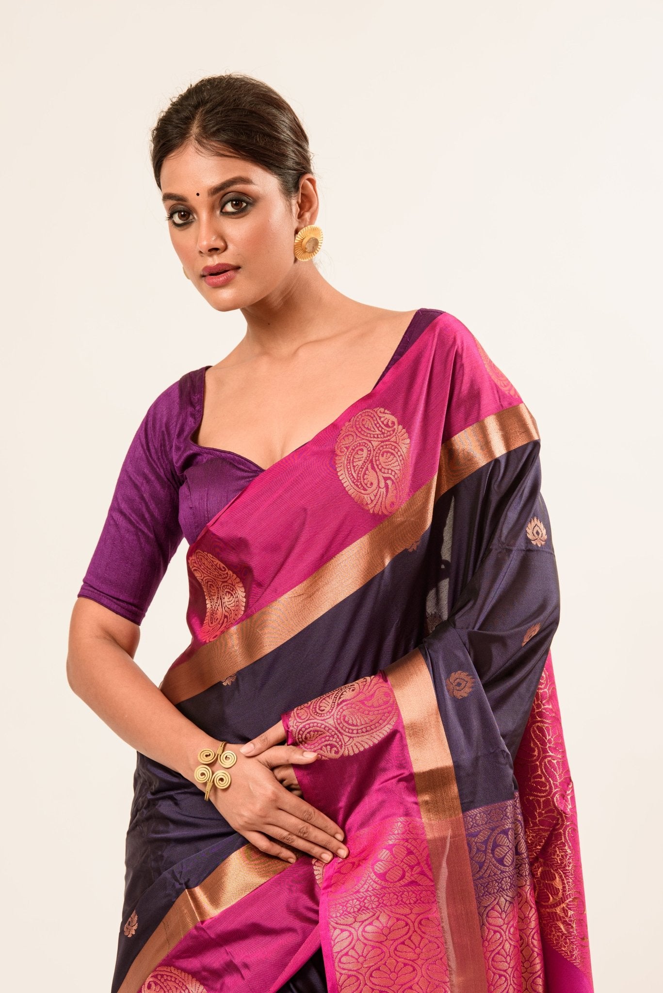 Royal Blue Kanjivaram Silk Saree with Floral Butas - Image 2