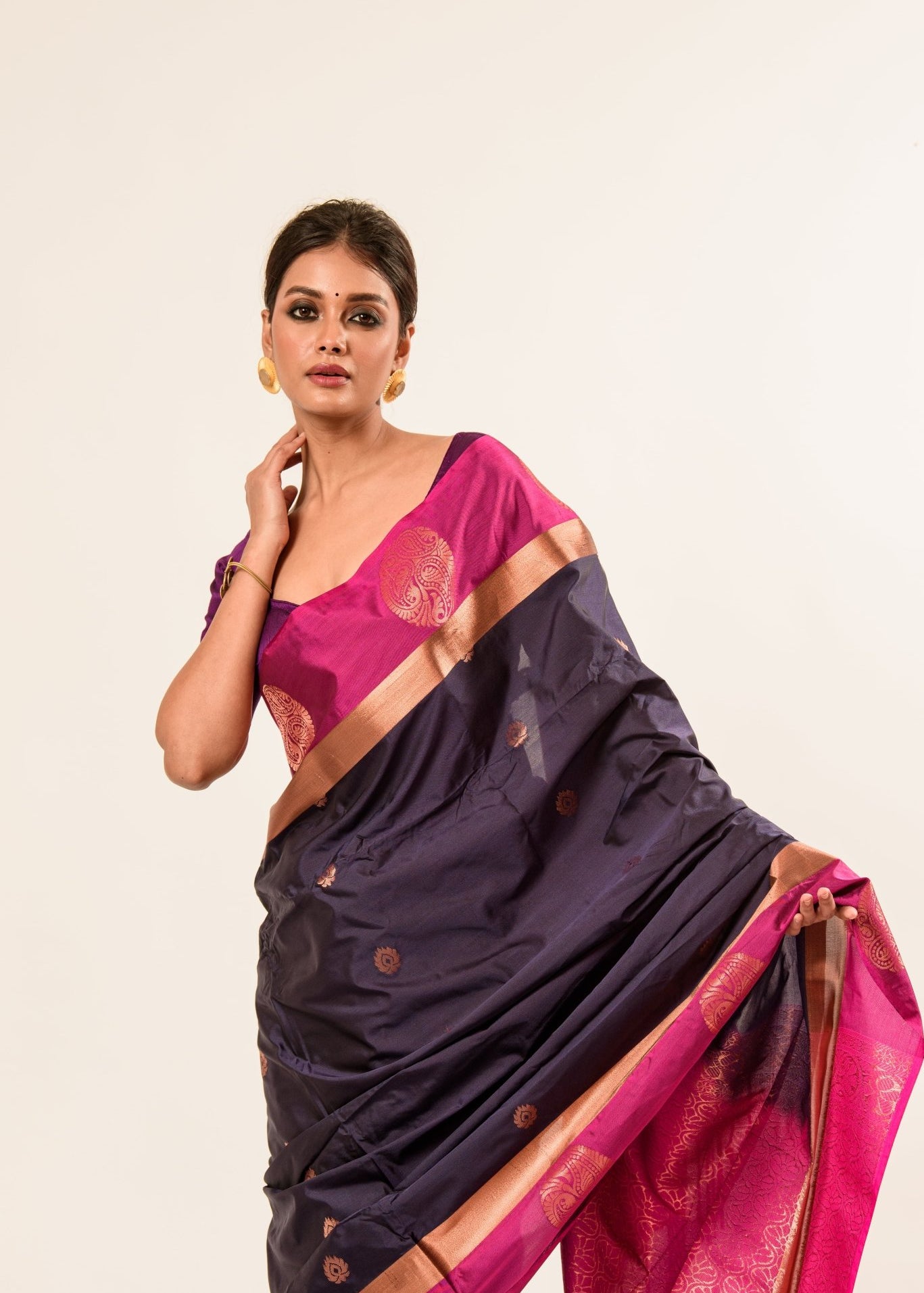 Royal Blue Kanjivaram Silk Saree with Floral Butas - Image 3