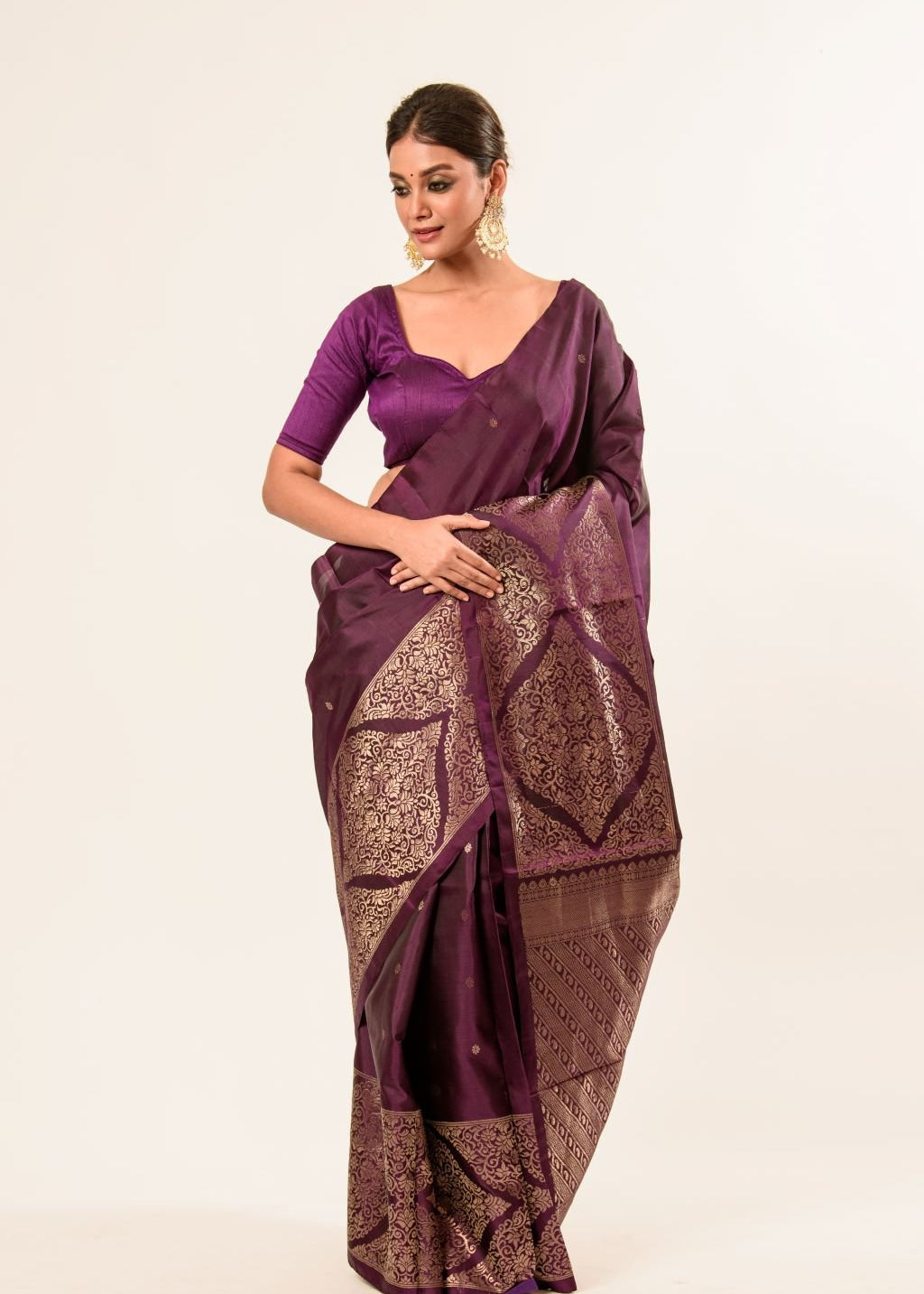 Dark Wine Handwoven Banarasi Silk Saree - Anvi Couture