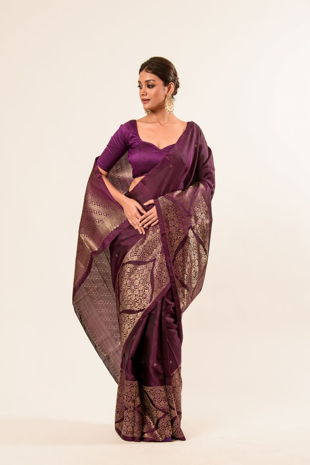 Dark Wine Handwoven Banarasi Silk Saree - Anvi Couture