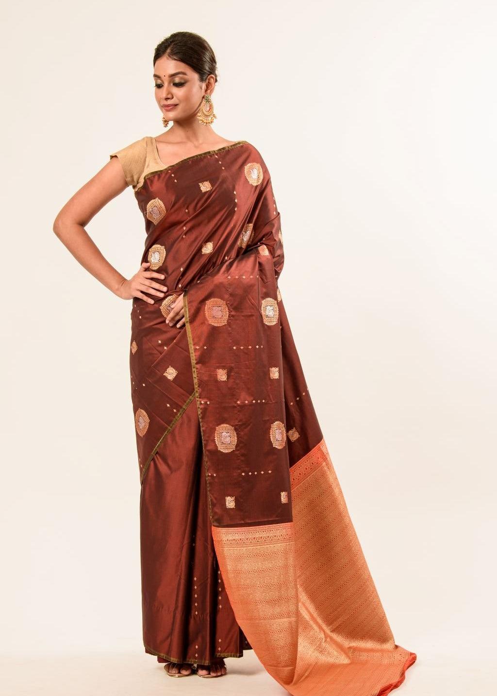 Dark Brown Borderless Authentic Kanjivaram Pure Silk Saree with Contrast Pallu - Anvi Couture