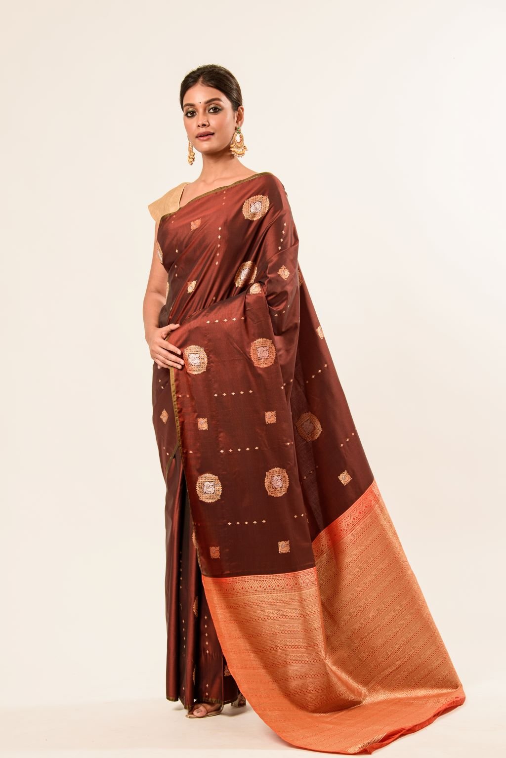 Dark Brown Borderless Authentic Kanjivaram Pure Silk Saree with Contrast Pallu - Anvi Couture