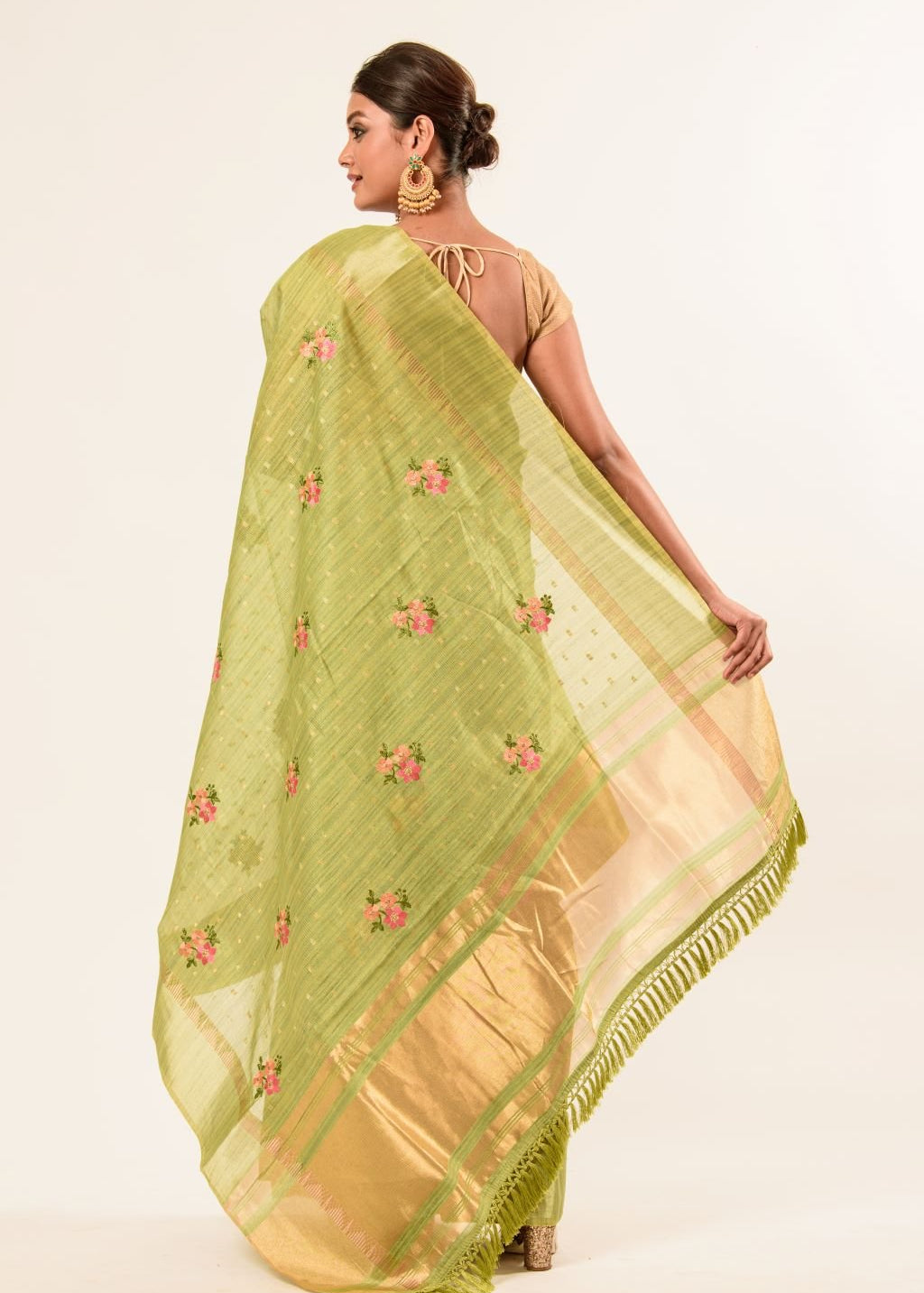 Light Green Embroidered Linen Saree with Unstitch Blouse - Image 4