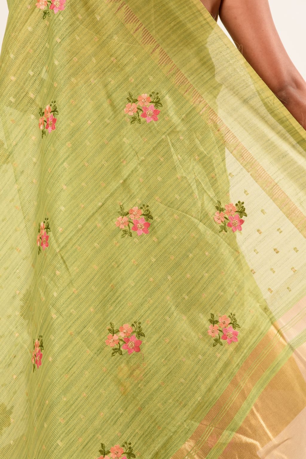 Light Green Embroidered Linen Saree with Unstitch Blouse - Image 5