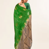 Green Borderless Authentic Kanjivaram Pure Silk Saree with Grey Contrast Pallu - Anvi Couture