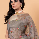 Grey saree in Zari Kota silk with Hand woven floral Jaal work - Image 3