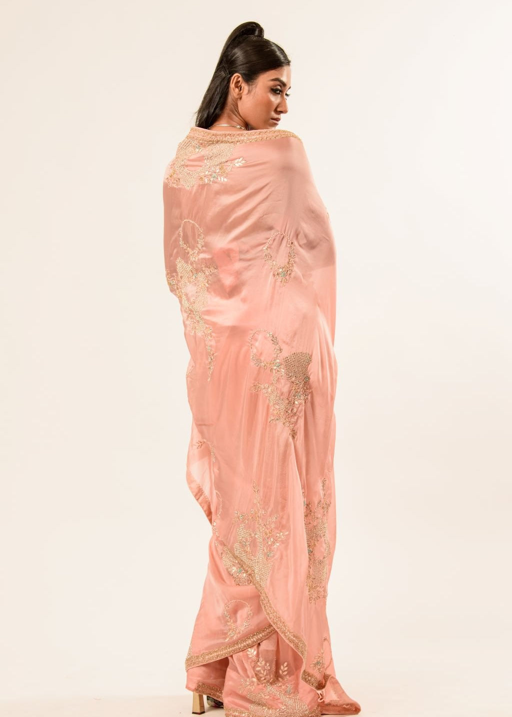 Light Pink Hand Embroidered Crepe Silk Saree - Image 4