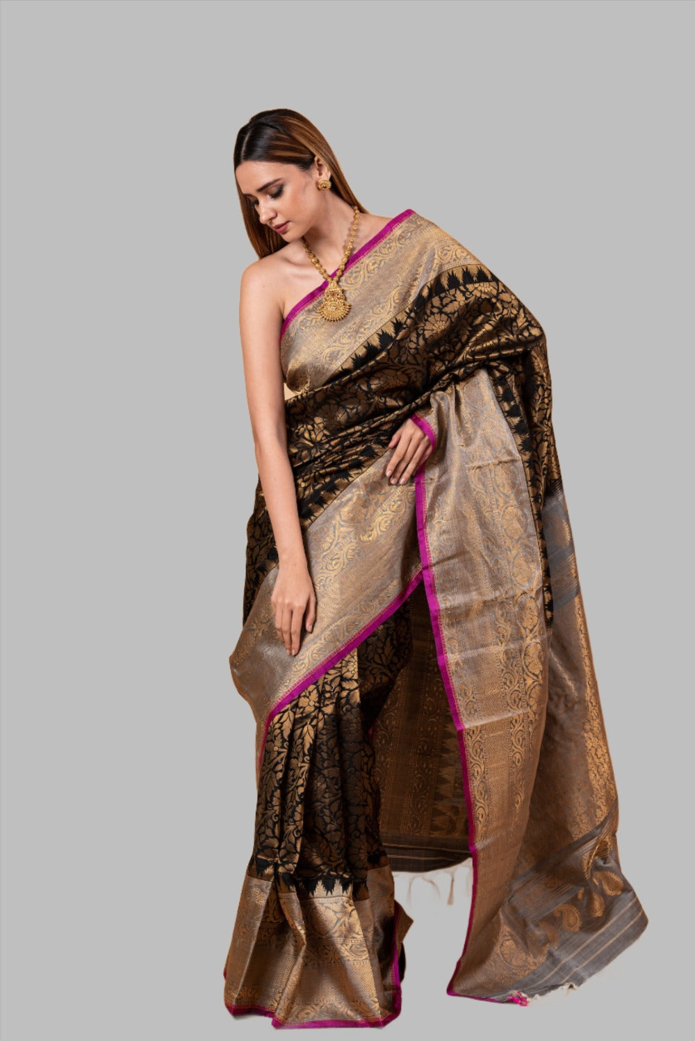 Gadwal Silk Brocade Black Saree with gold contrast border and Pallu - Image 4