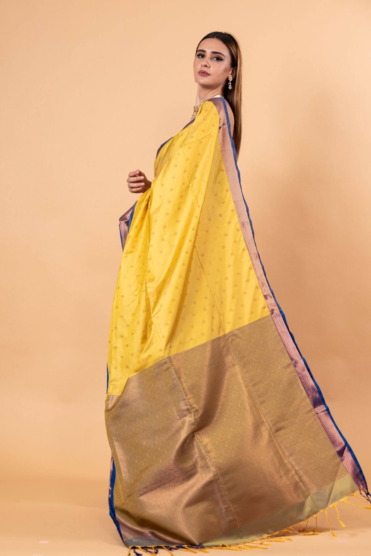 Yellow Gadwal Silk Saree with Contrasting Blue and Gold Zari Work - Anvi Couture