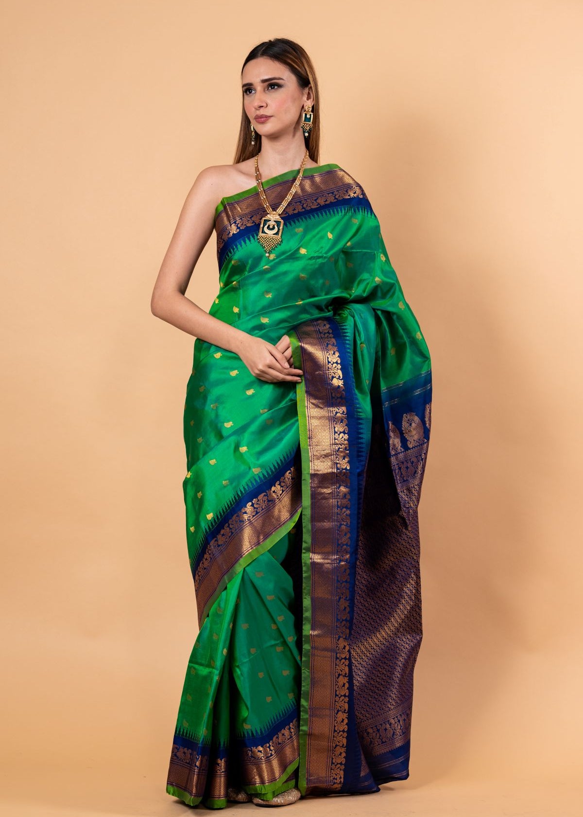 Emerald Green Gadwal Pure Silk Saree - Anvi Couture